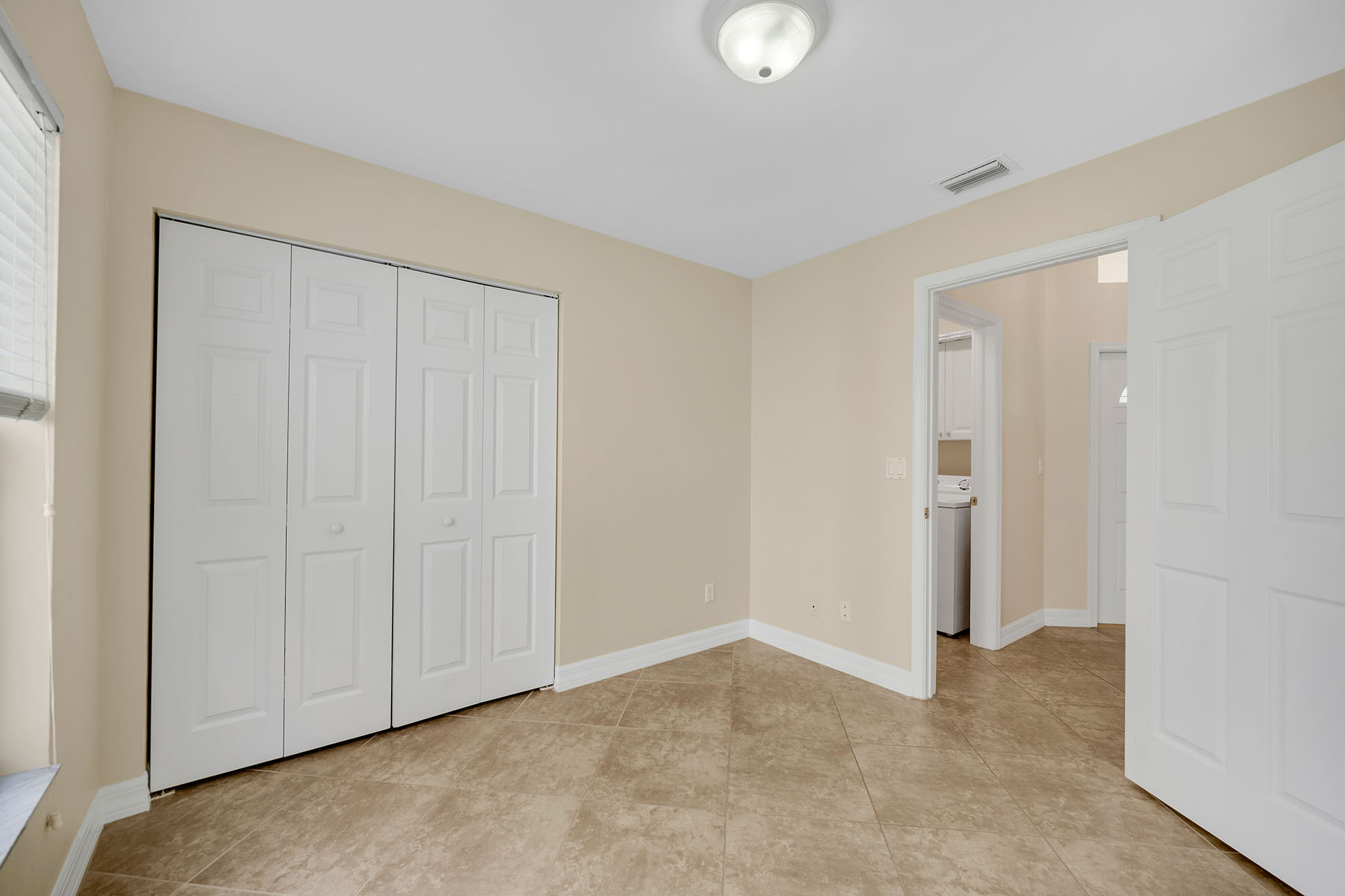 1293 Barrigona Court