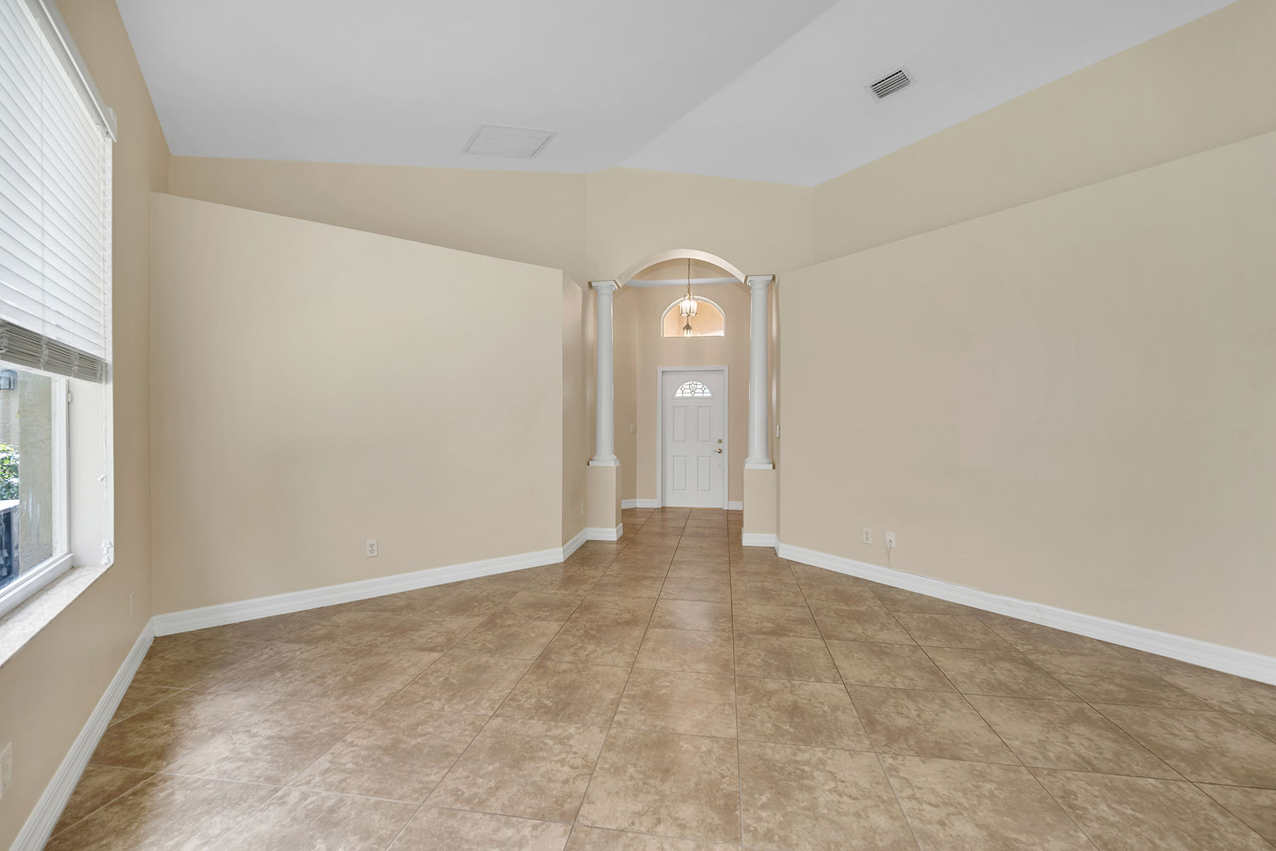 1293 Barrigona Court