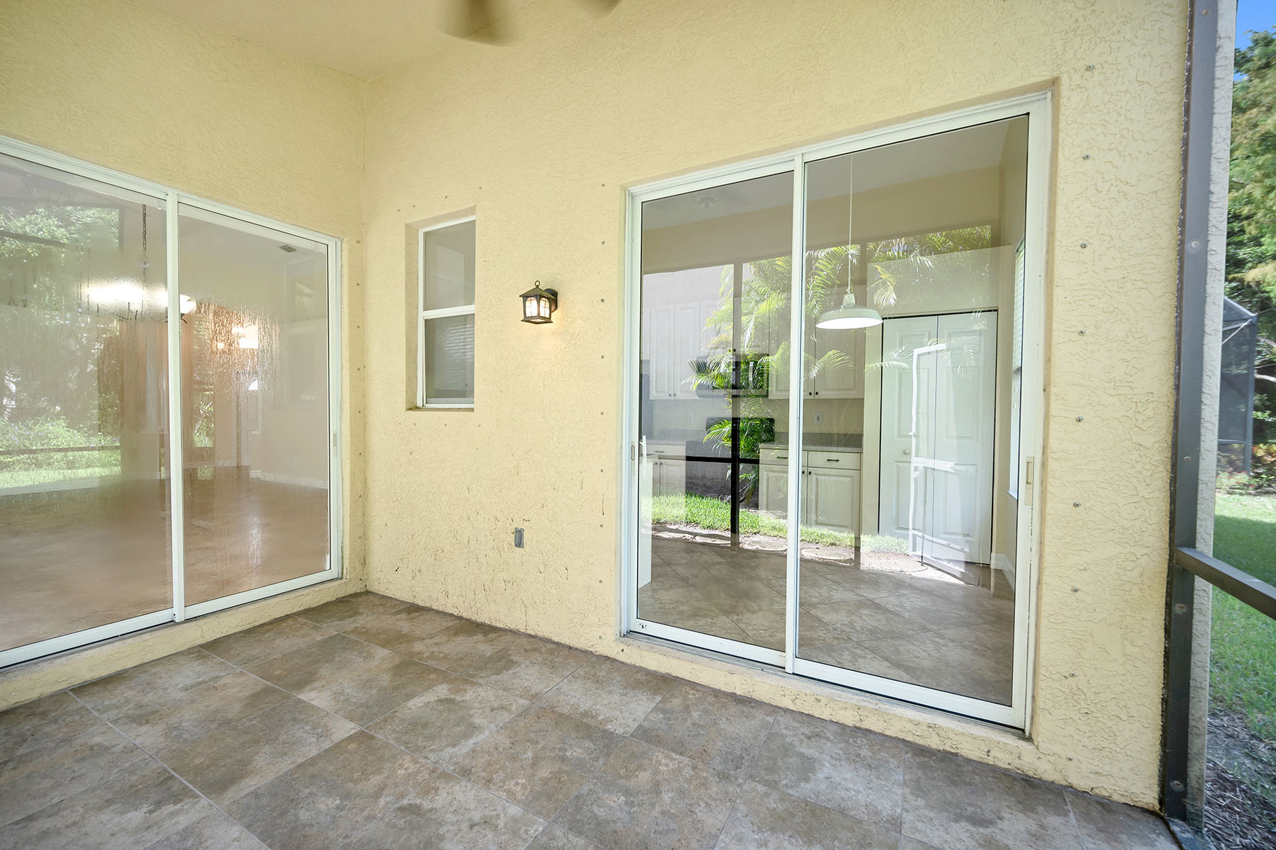 1293 Barrigona Court