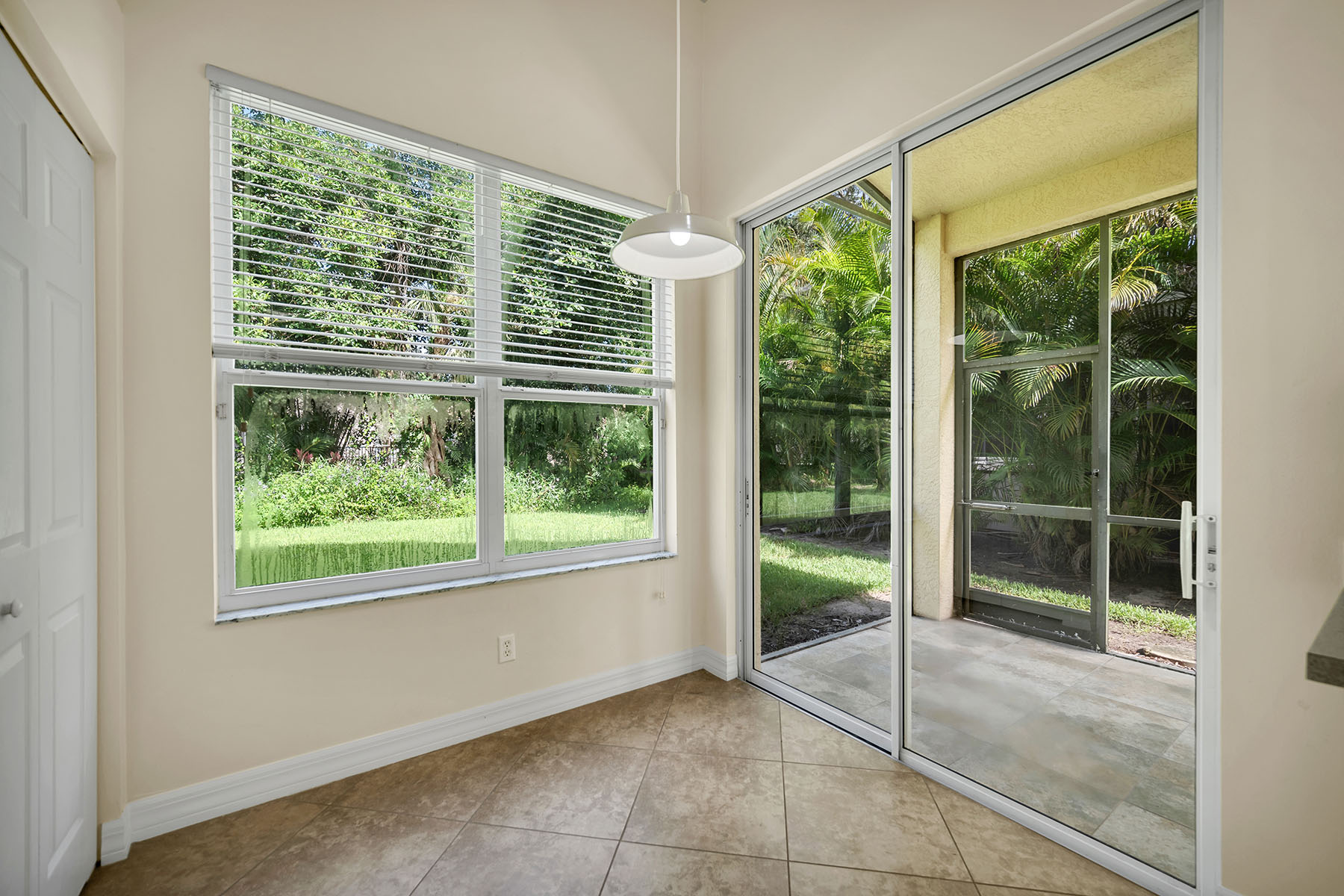 1293 Barrigona Court