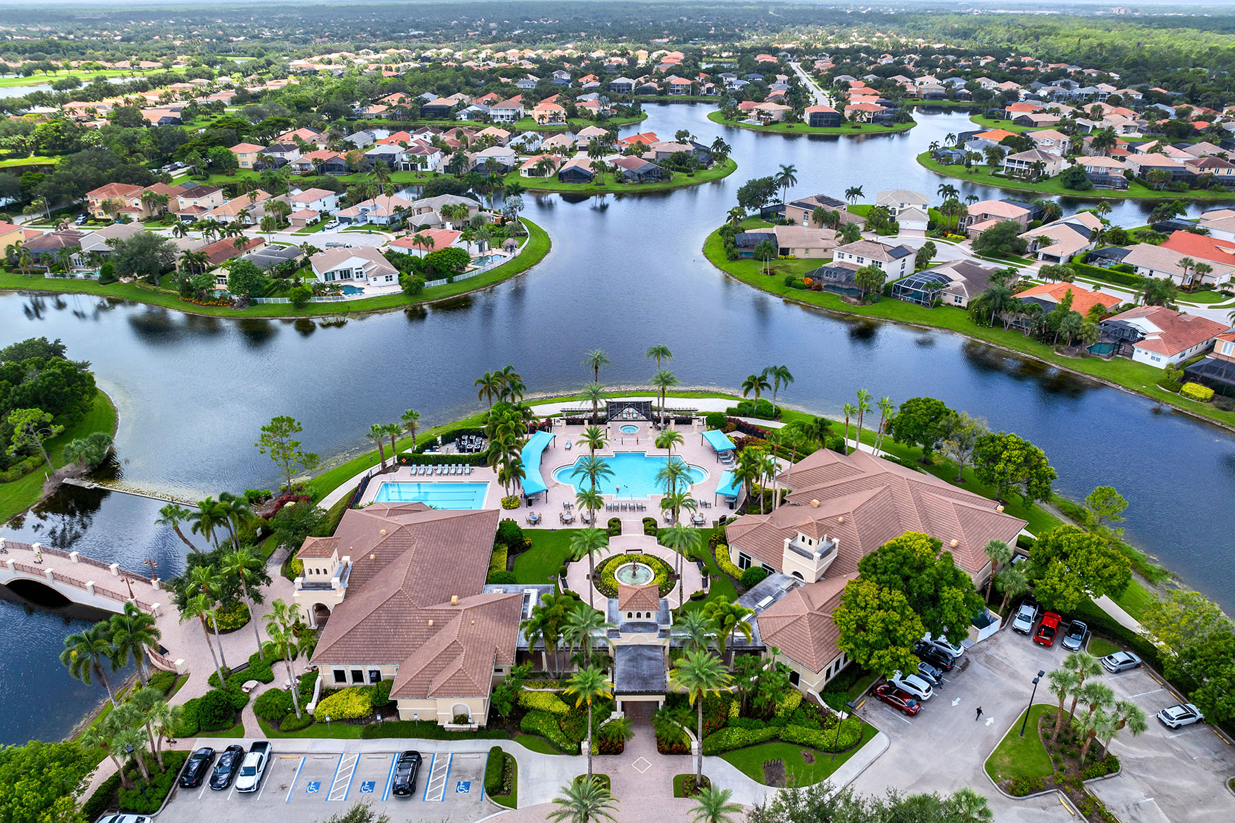 1293 Barrigona Court