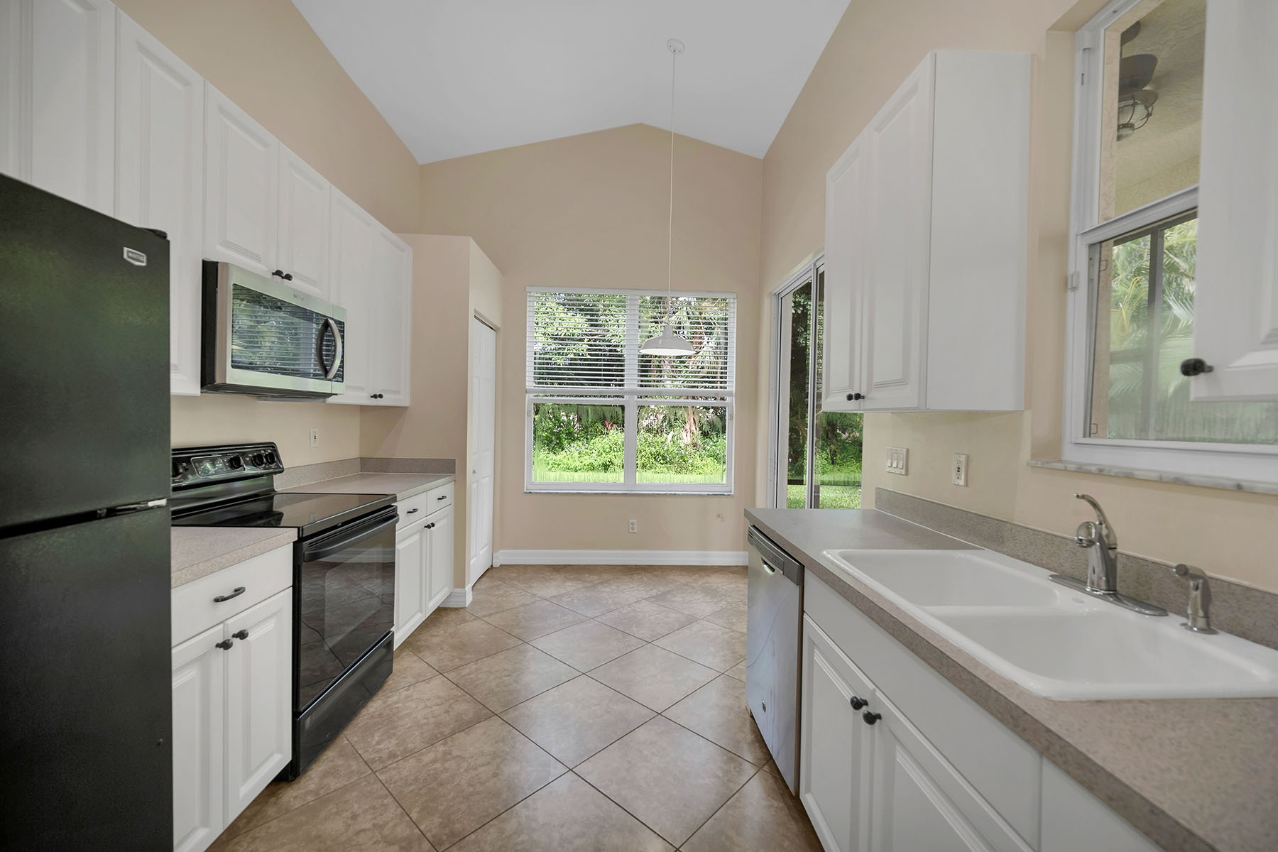 1293 Barrigona Court
