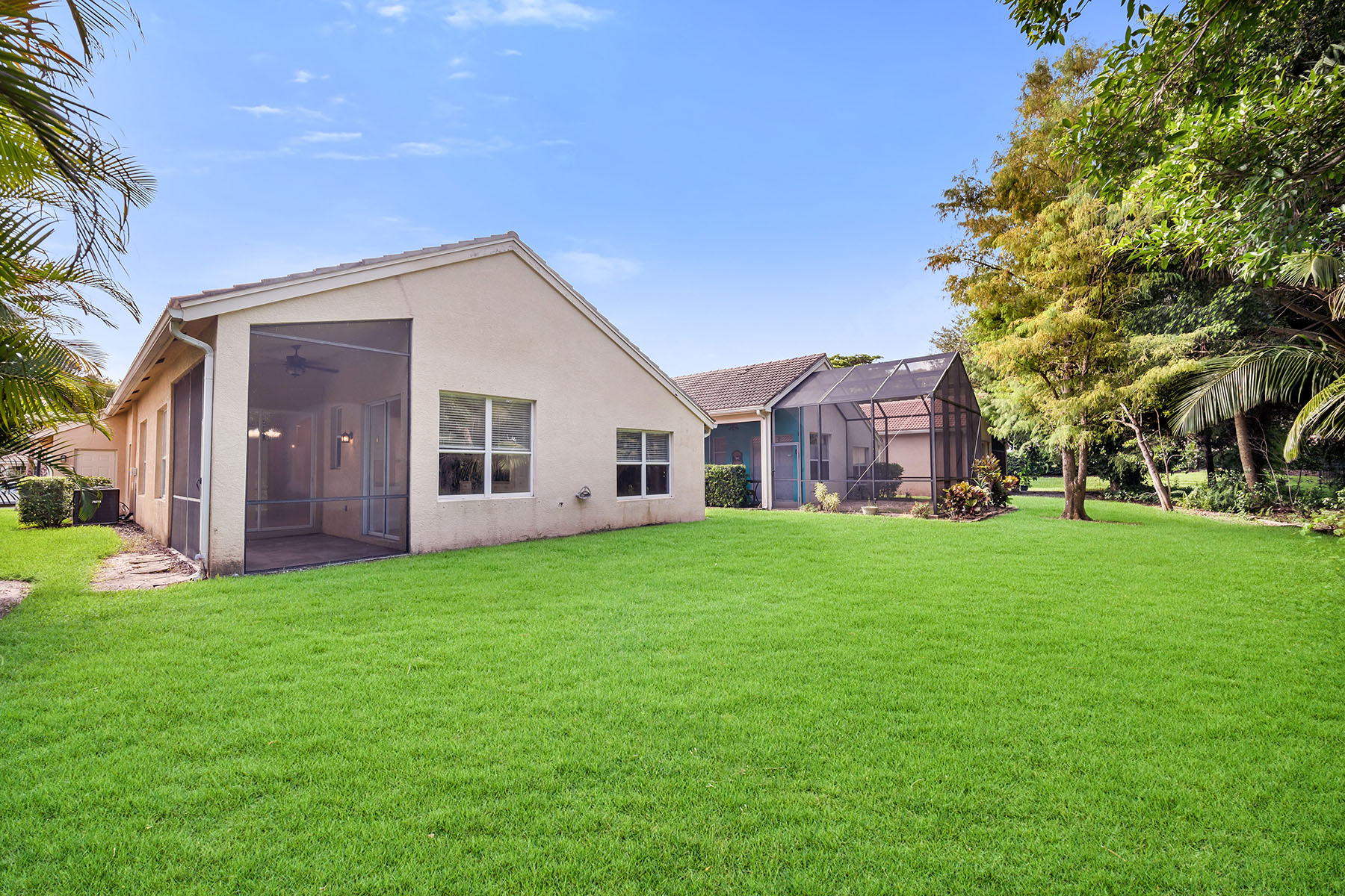 1293 Barrigona Court