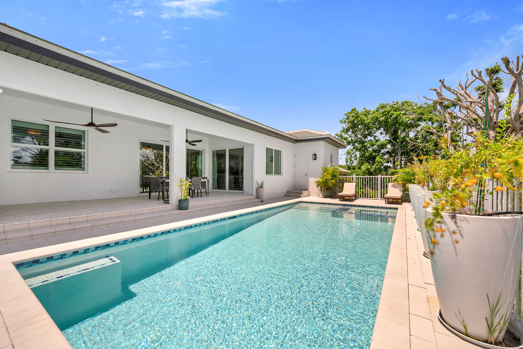 4584 W Alhambra Circle