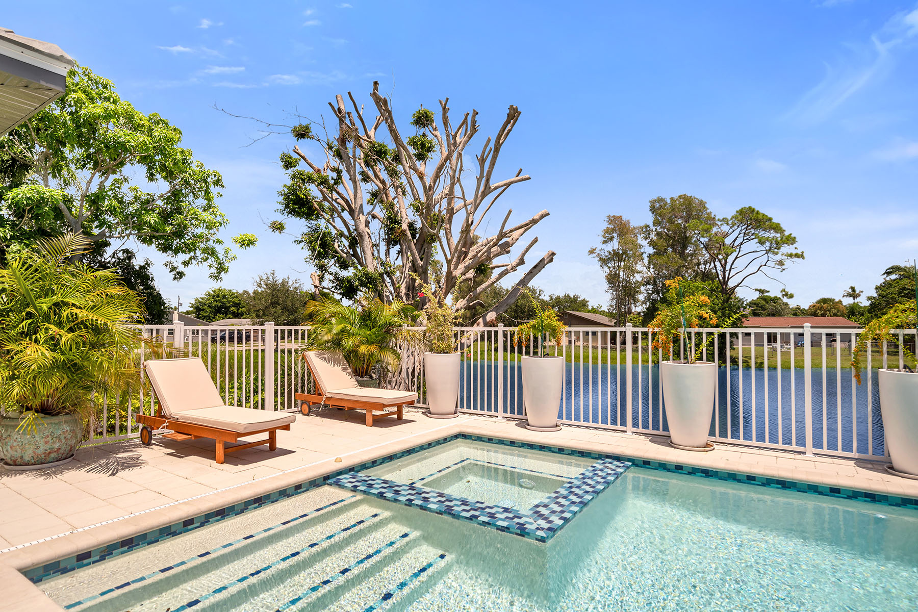 4584 W Alhambra Circle
