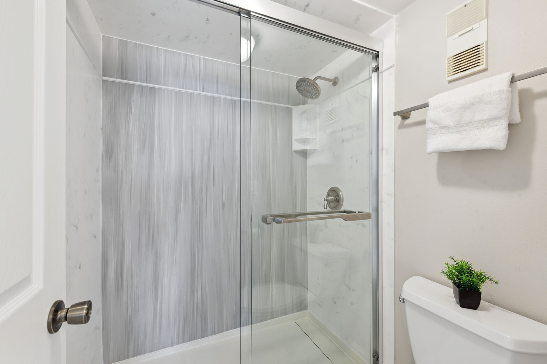 380 Seaview Court , 1607