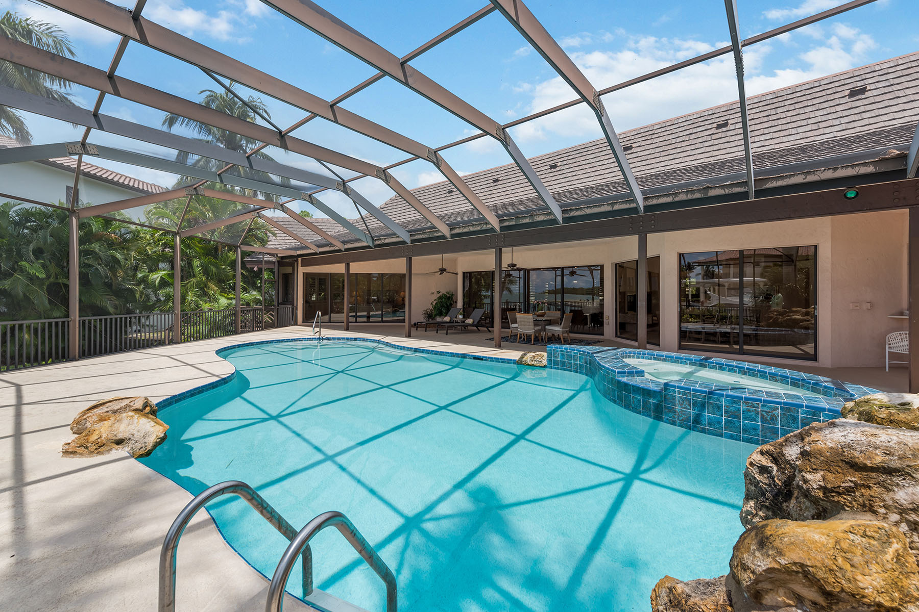 1535 Caxambas Court