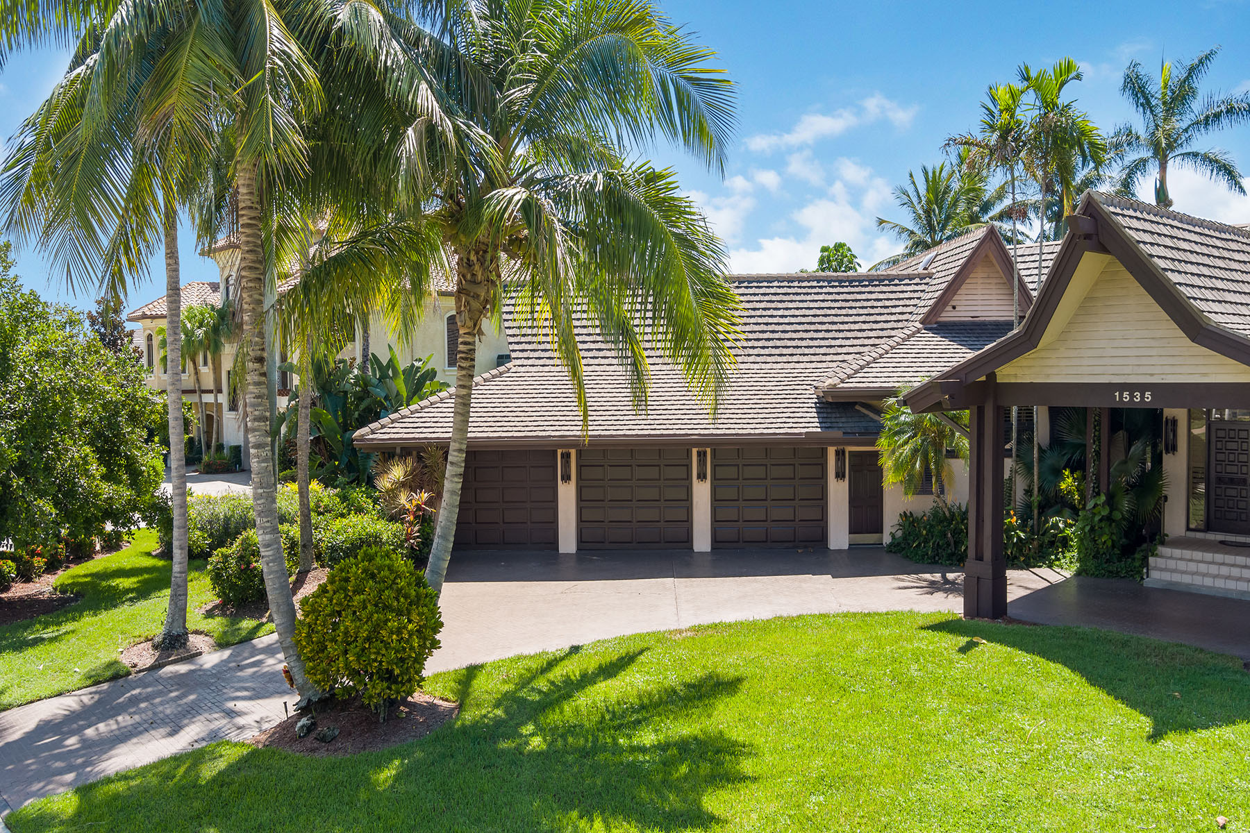 1535 Caxambas Court