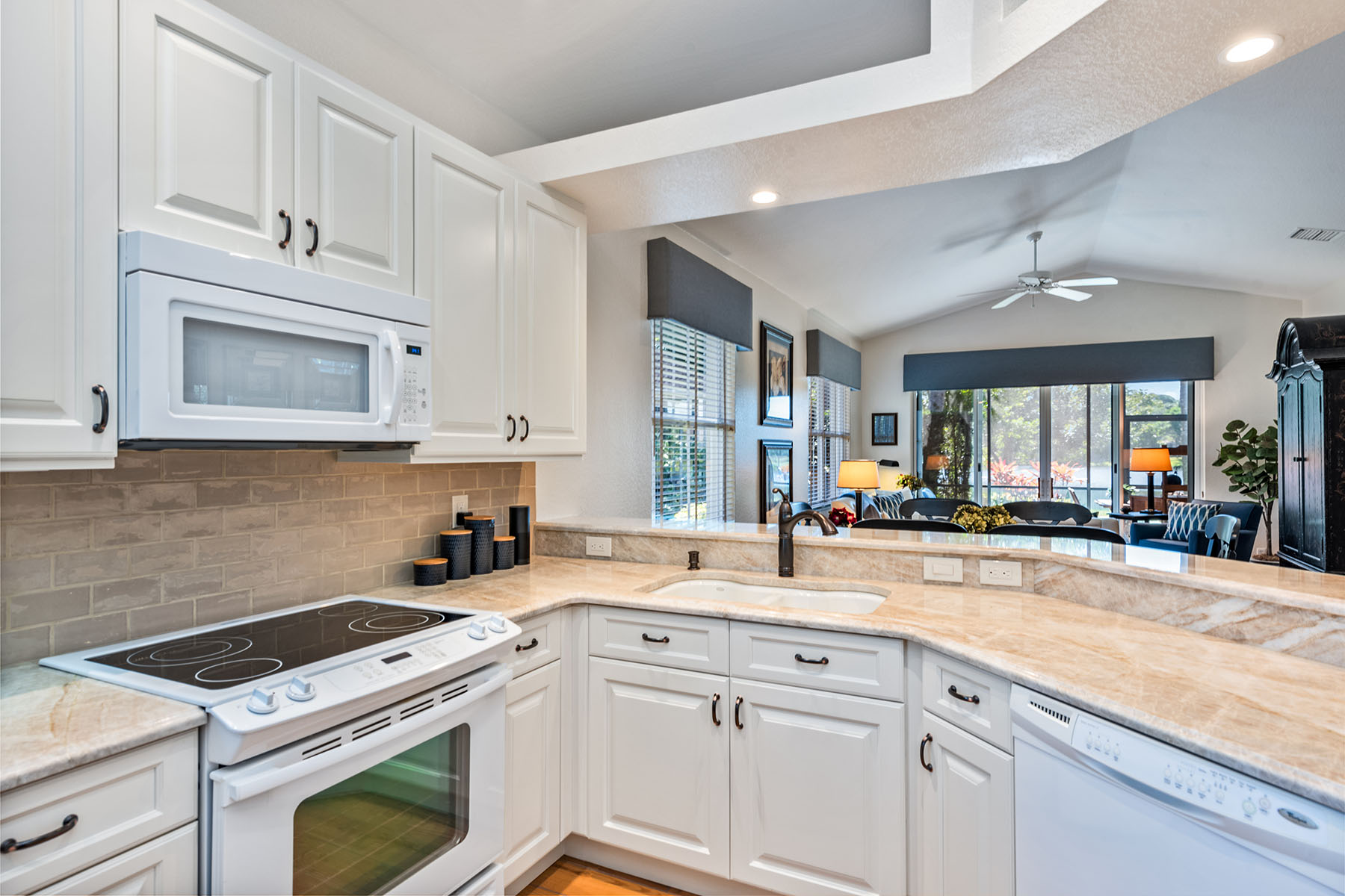 8472 Bent Creek Way