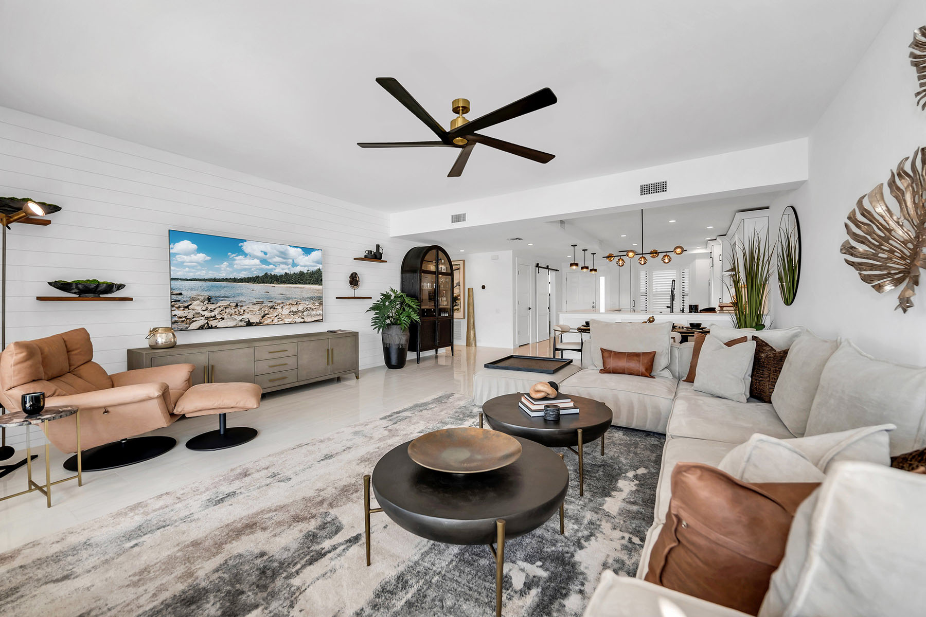 533 La Peninsula Boulevard , 533