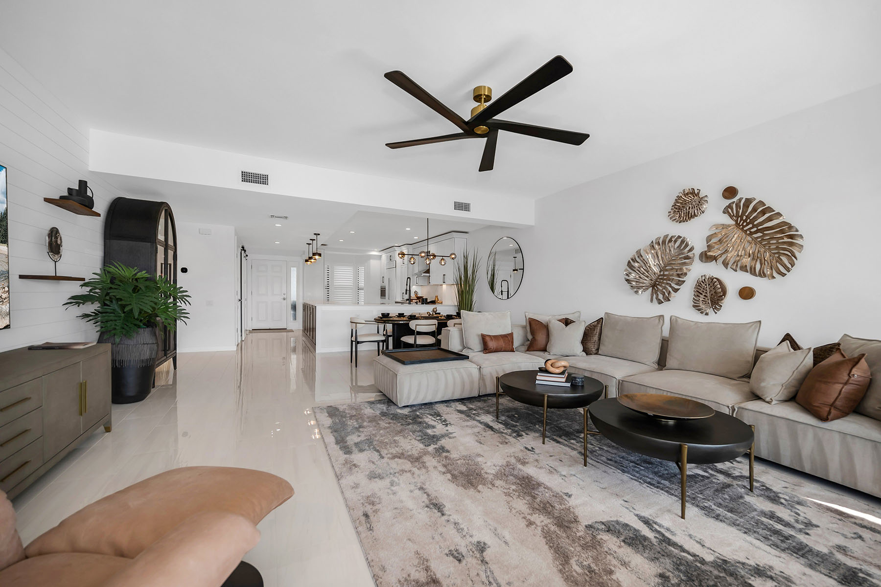 533 La Peninsula Boulevard , 533