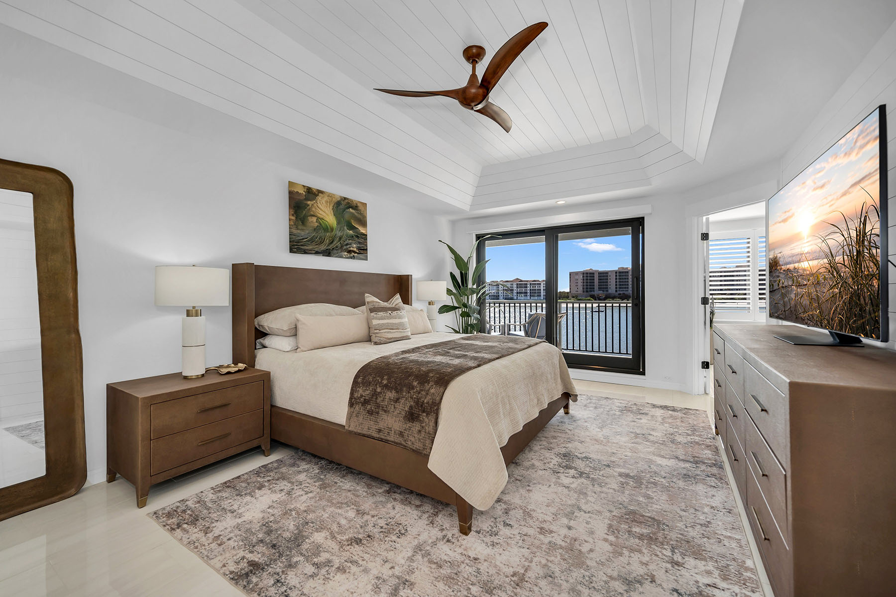533 La Peninsula Boulevard , 533