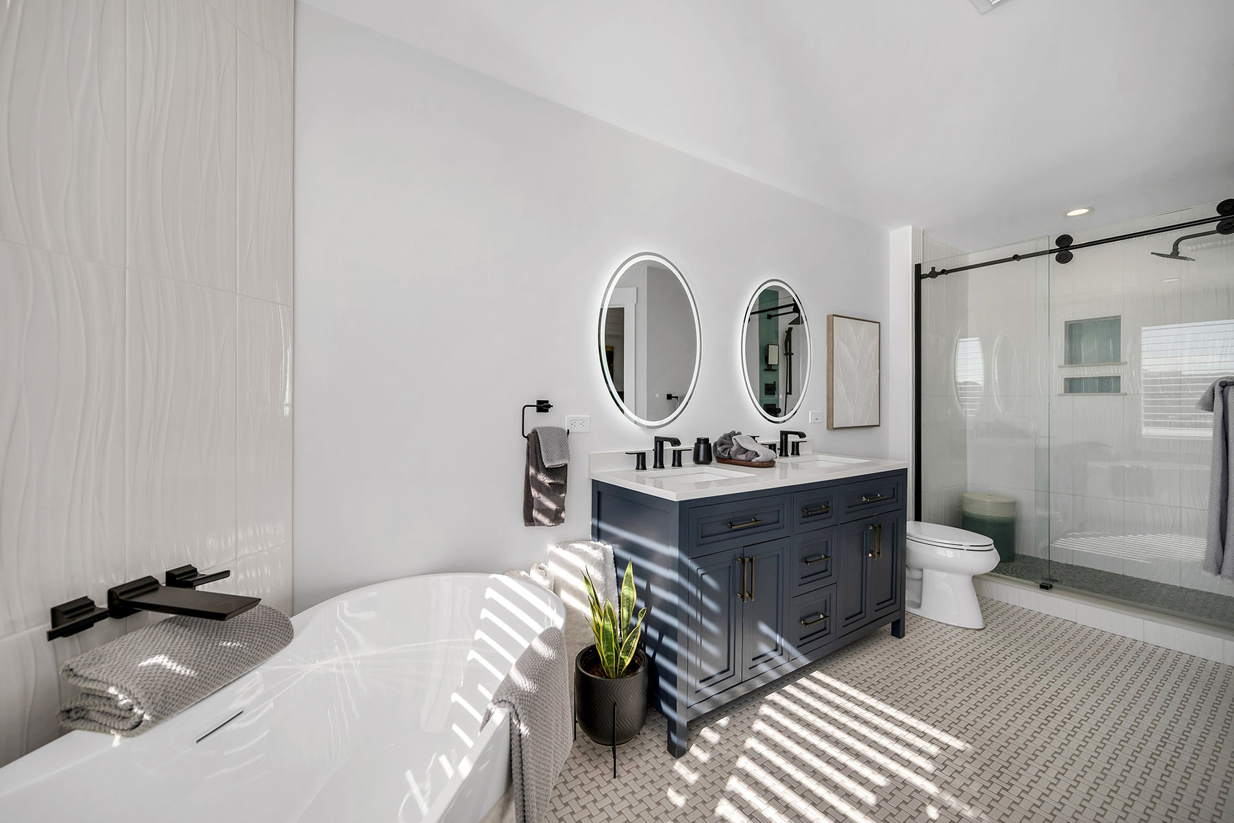533 La Peninsula Boulevard , 533