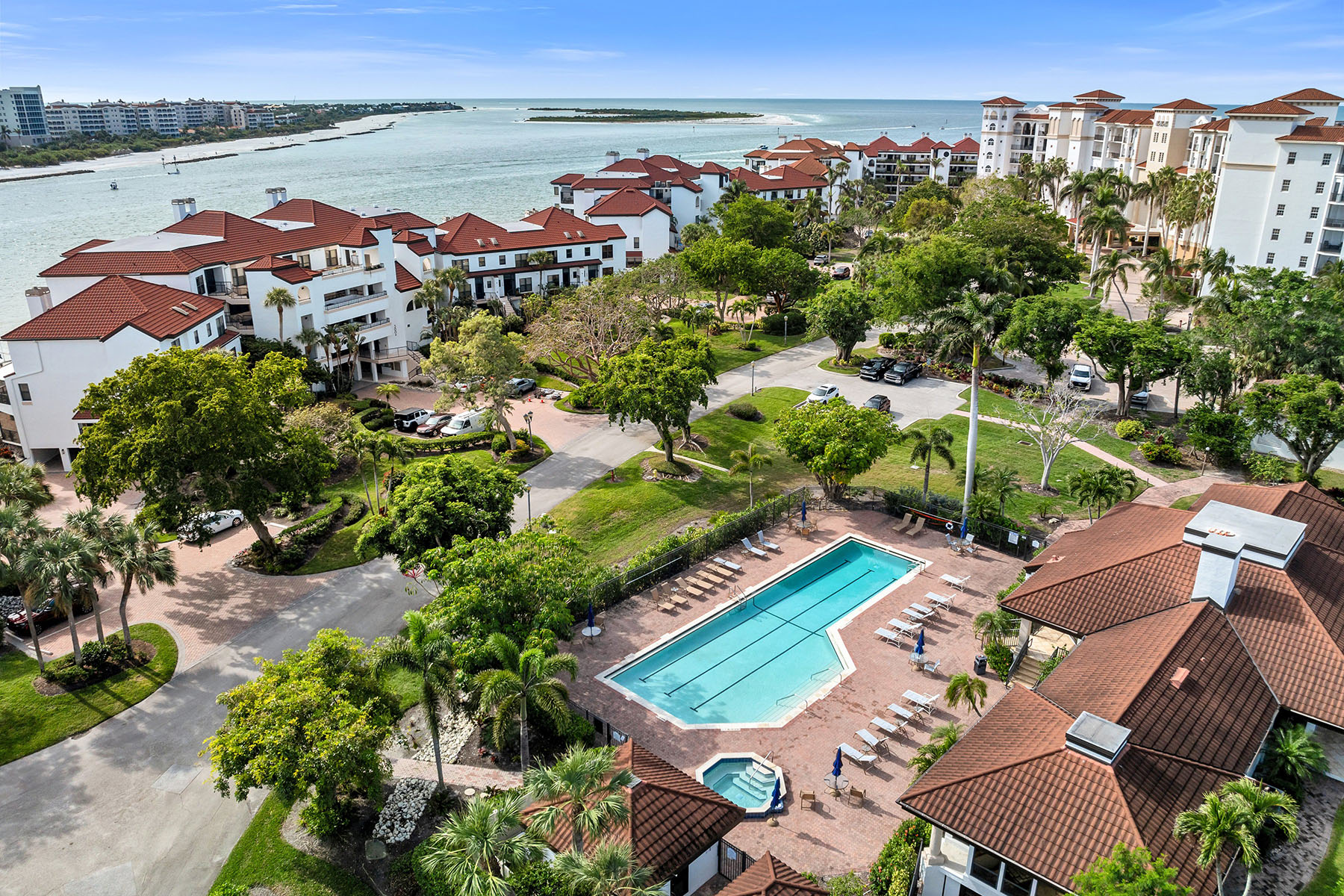 533 La Peninsula Boulevard , 533