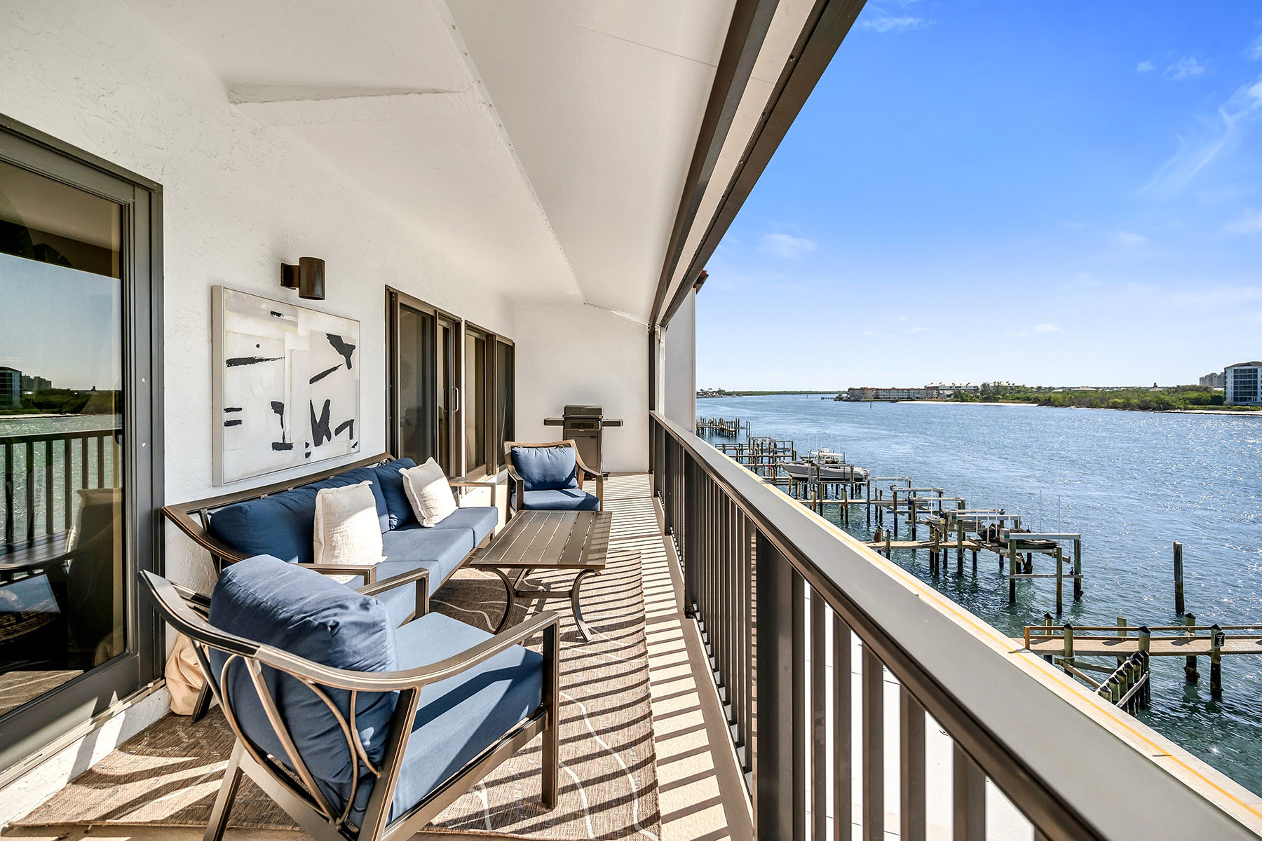 533 La Peninsula Boulevard , 533