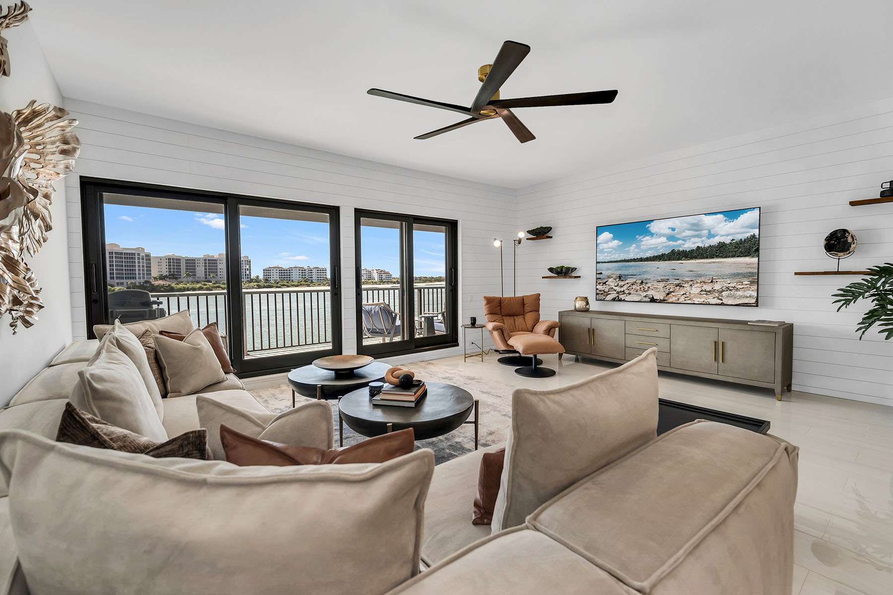 533 La Peninsula Boulevard , 533