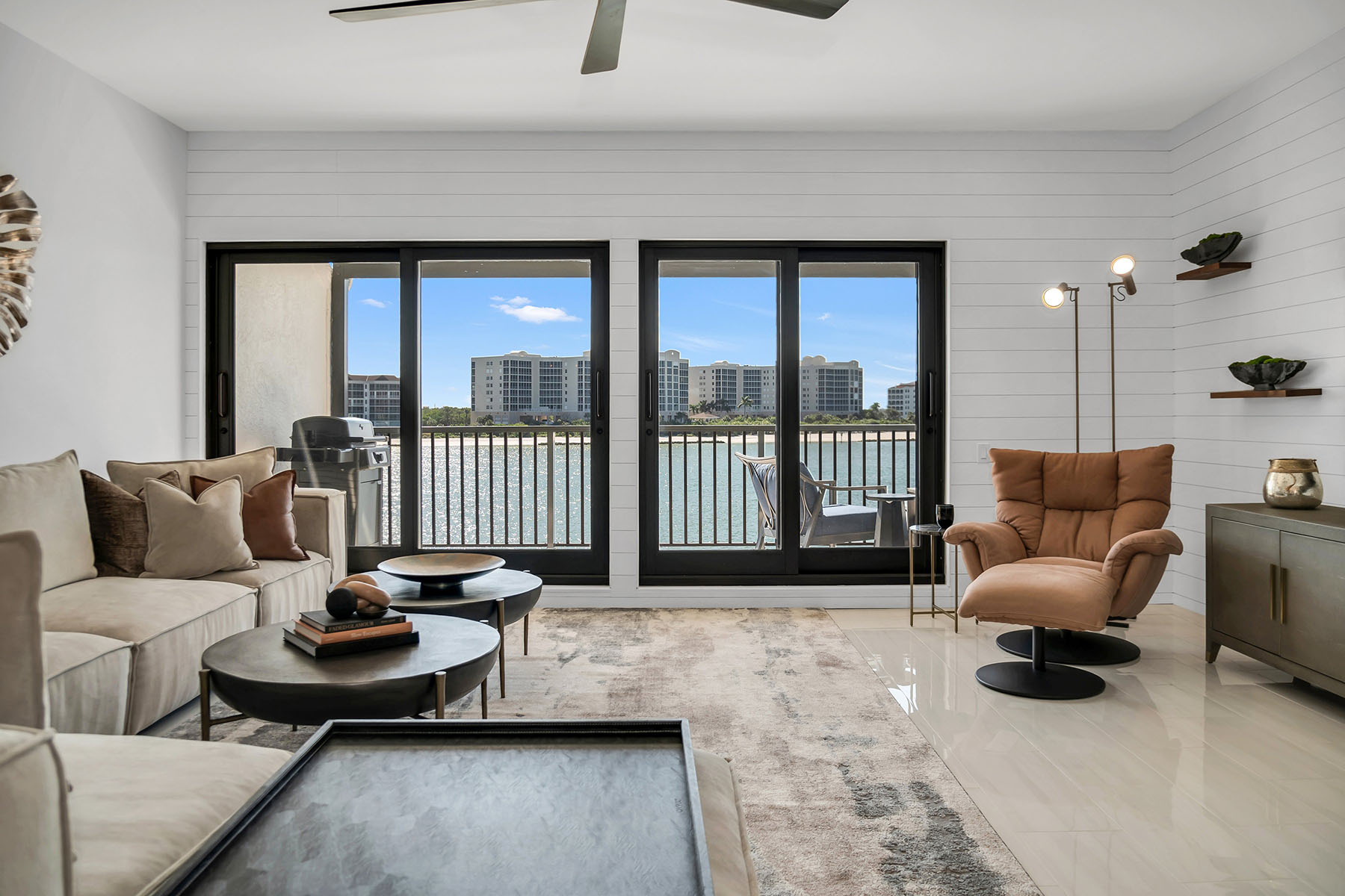 533 La Peninsula Boulevard , 533