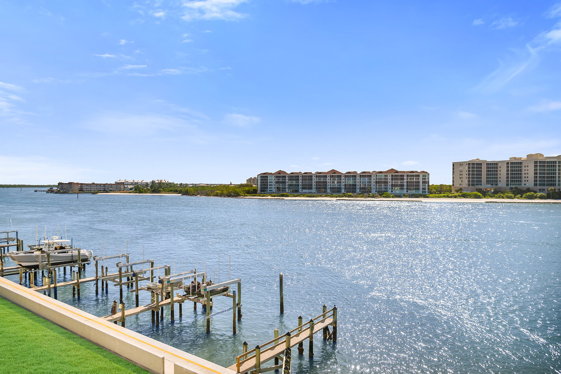 533 La Peninsula Boulevard , 533