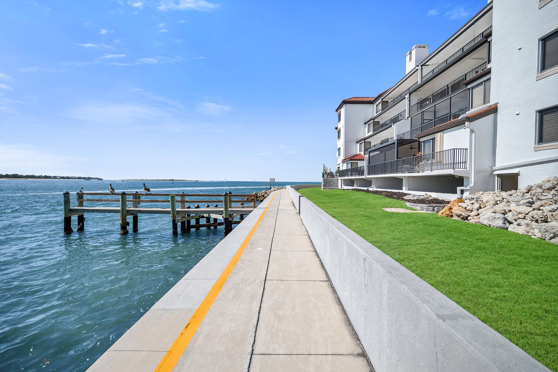 533 La Peninsula Boulevard , 533