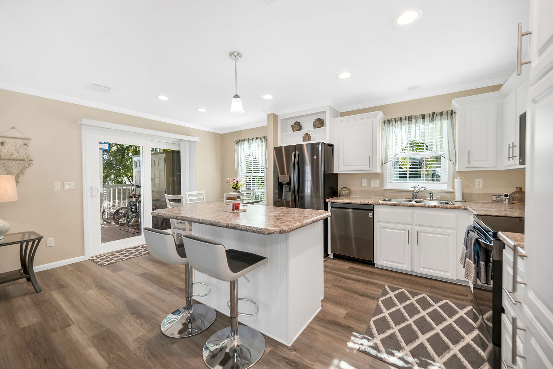 1113 Diamond Lake Circle