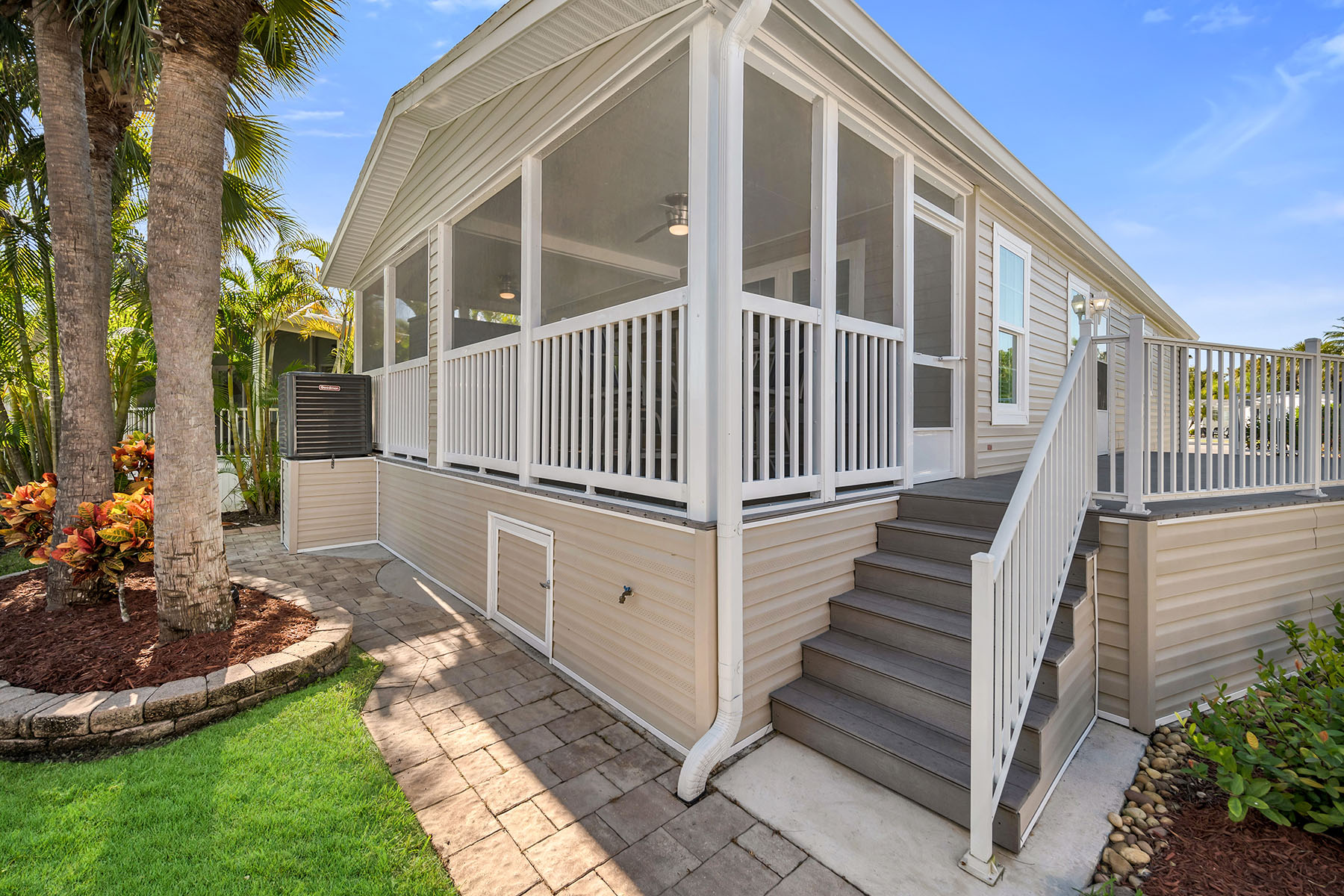 1113 Diamond Lake Circle