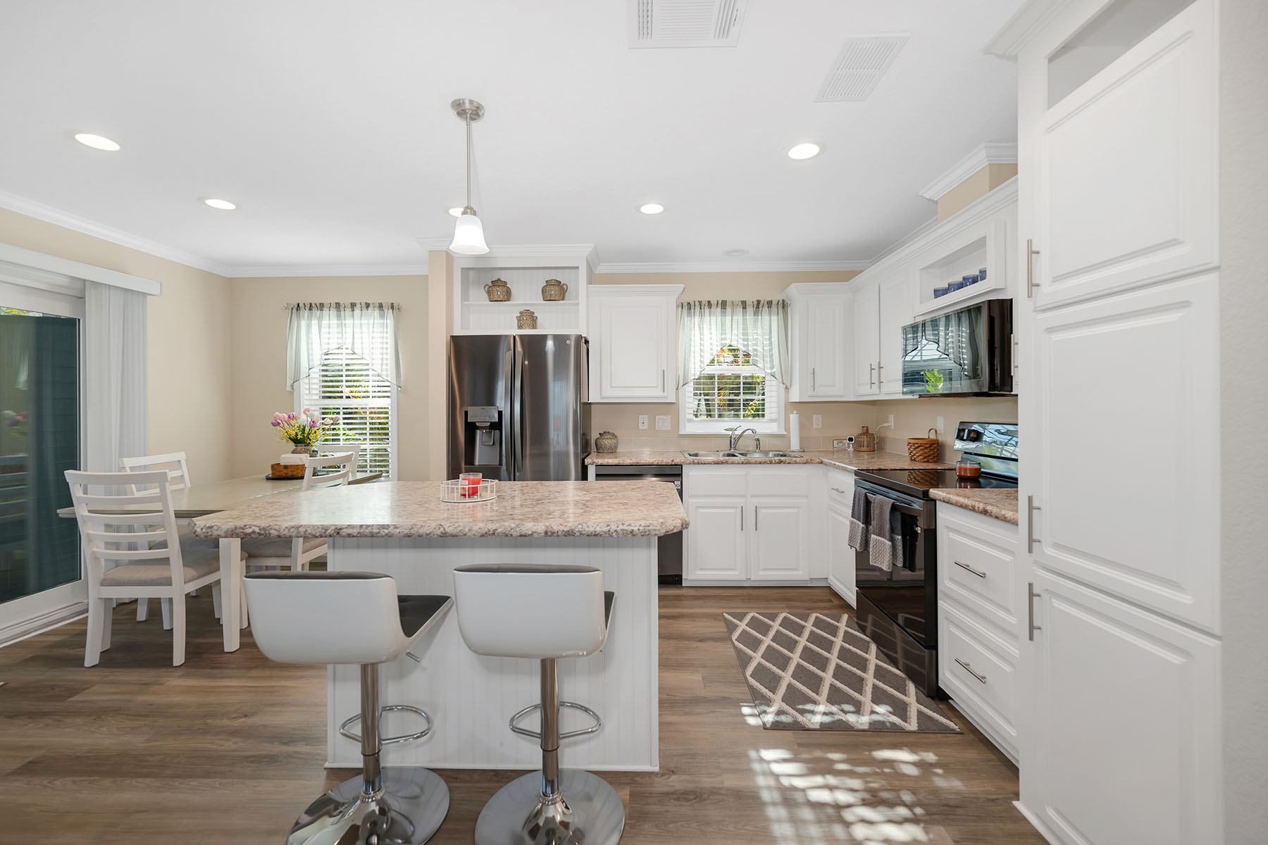 1113 Diamond Lake Circle