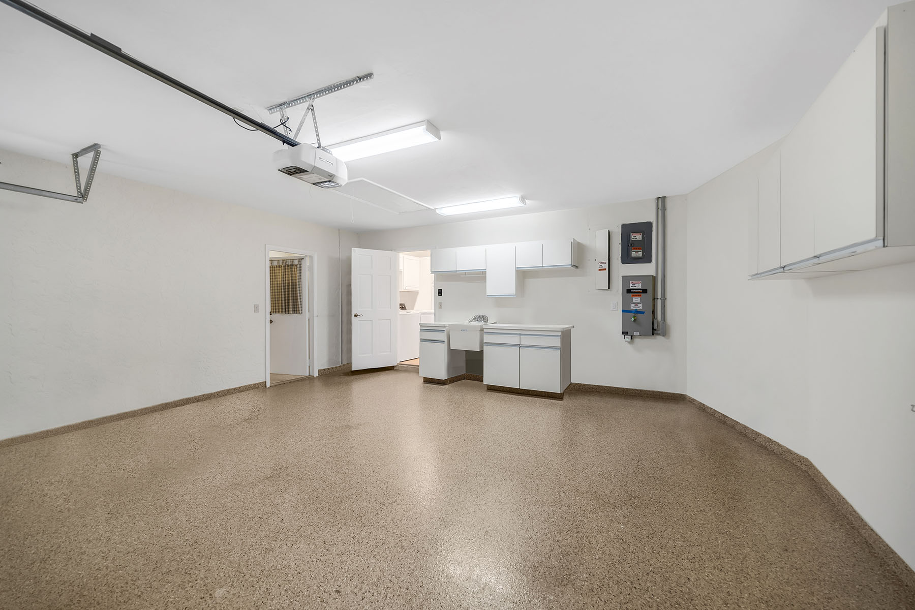 203 Kings Way