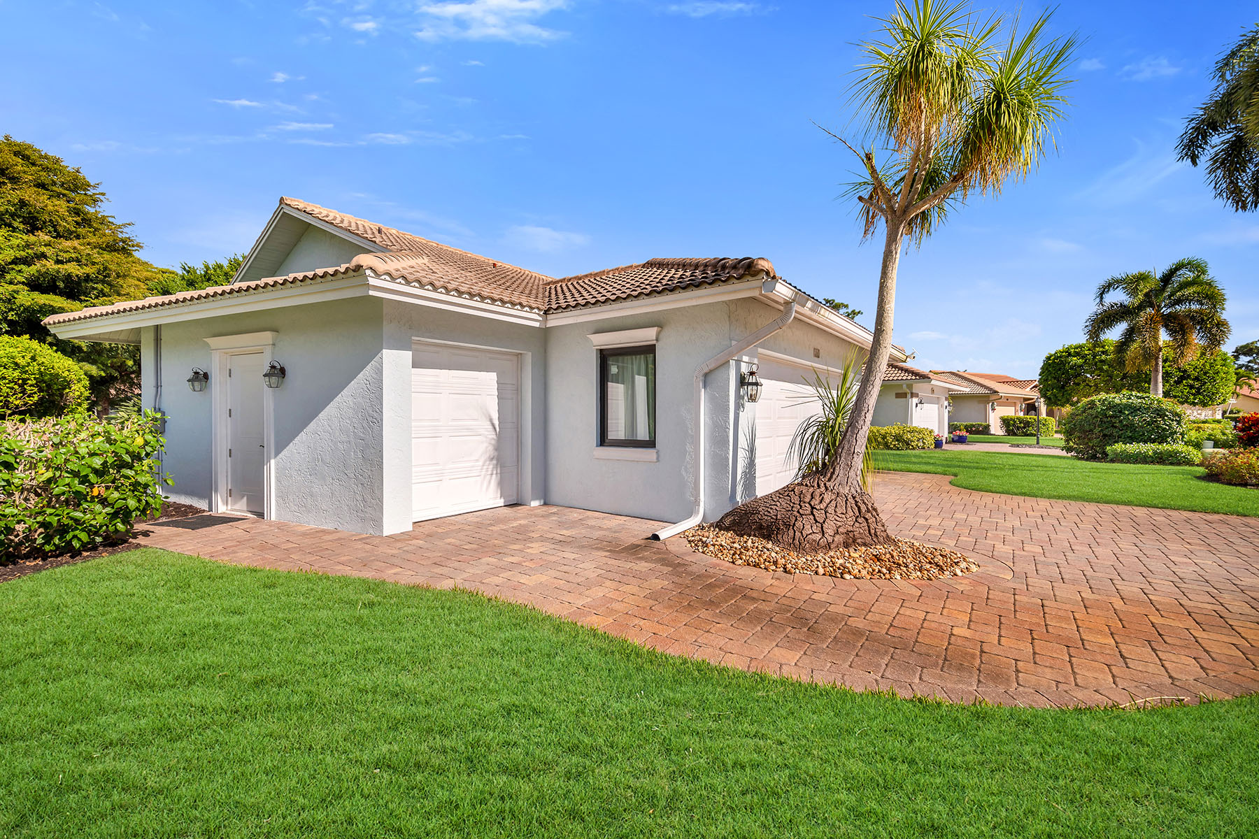 203 Kings Way