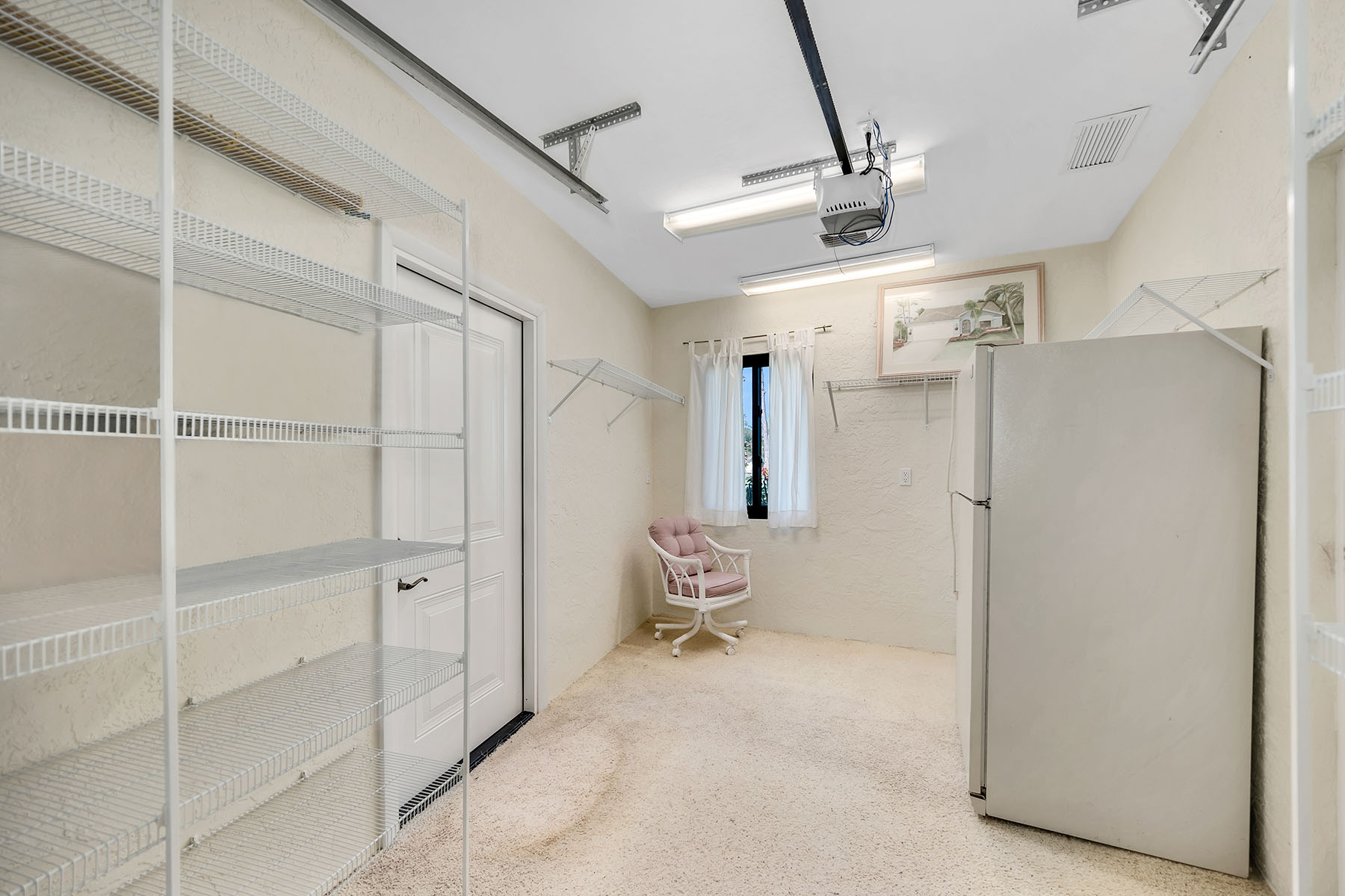203 Kings Way