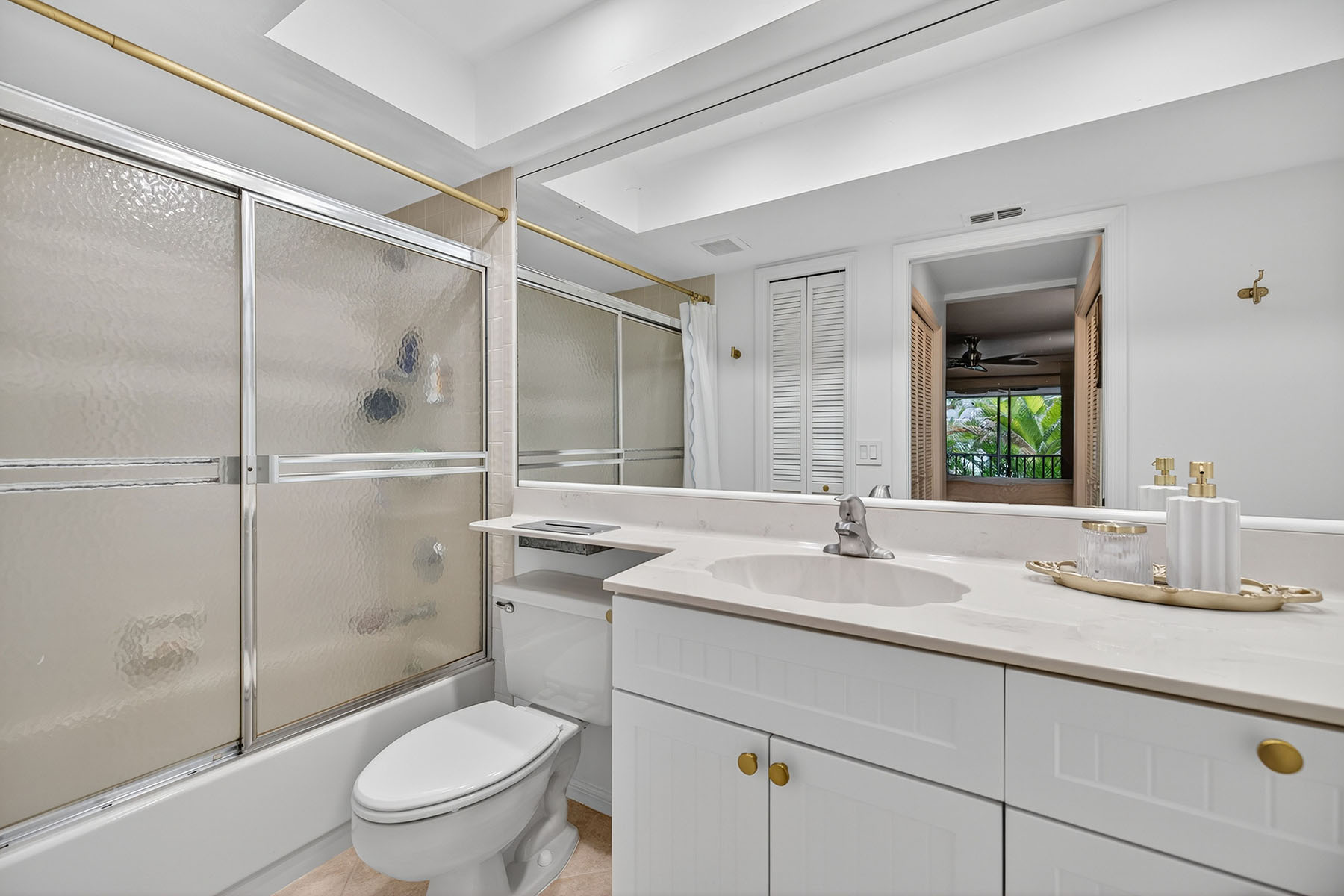 3136 Kings Lake Boulevard , 7546