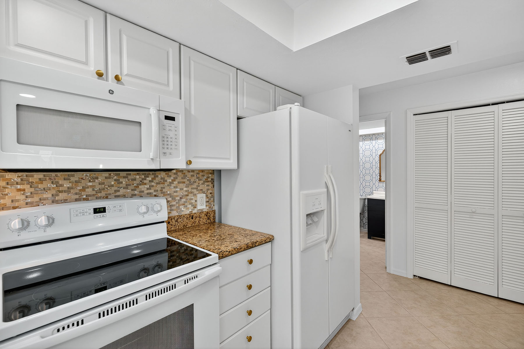3136 Kings Lake Boulevard , 7546