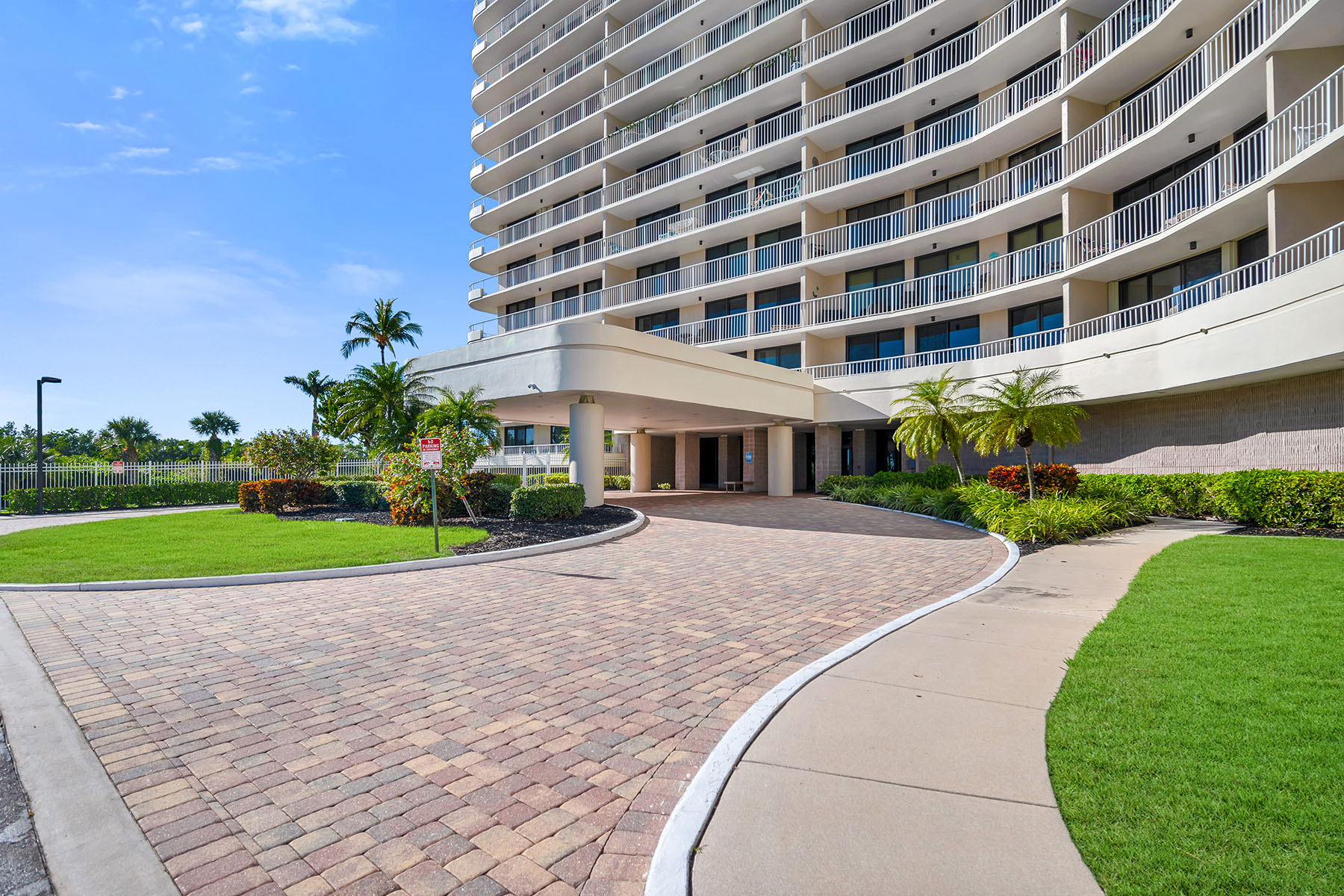 380 Seaview Court , 1405