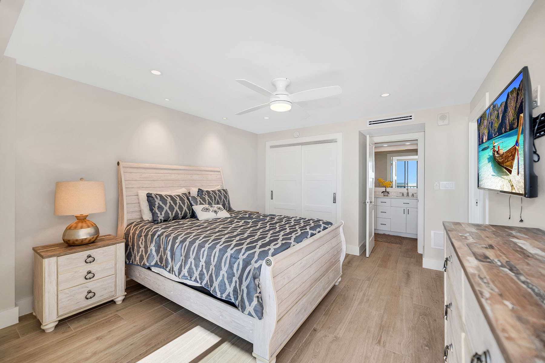 380 Seaview Court , 1405