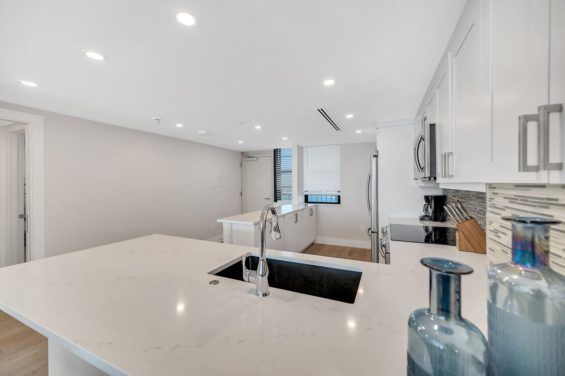 380 Seaview Court , 1405