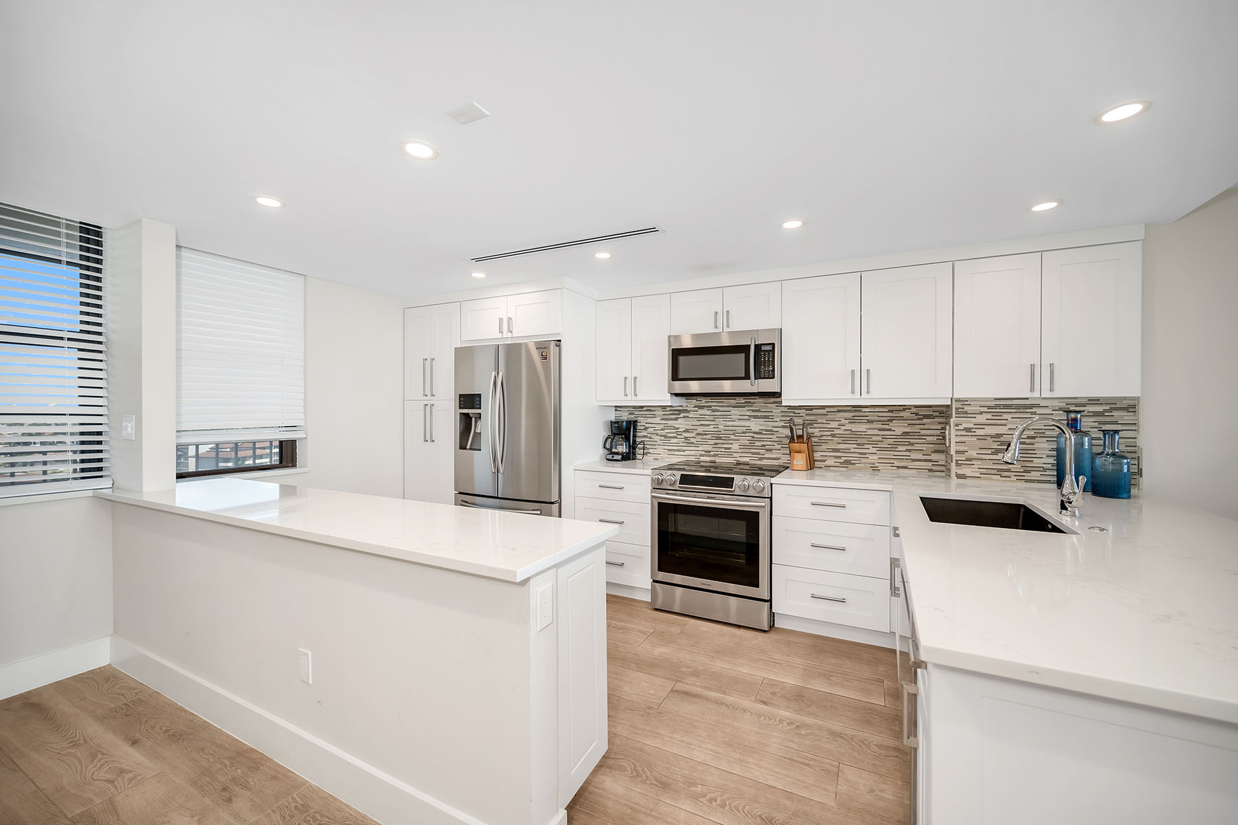 380 Seaview Court , 1405
