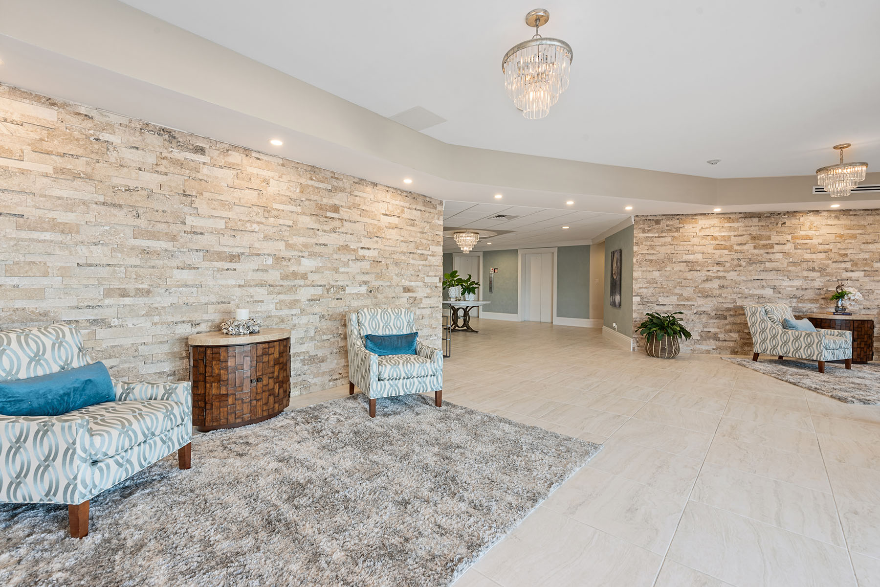 220 Seaview Court , 216