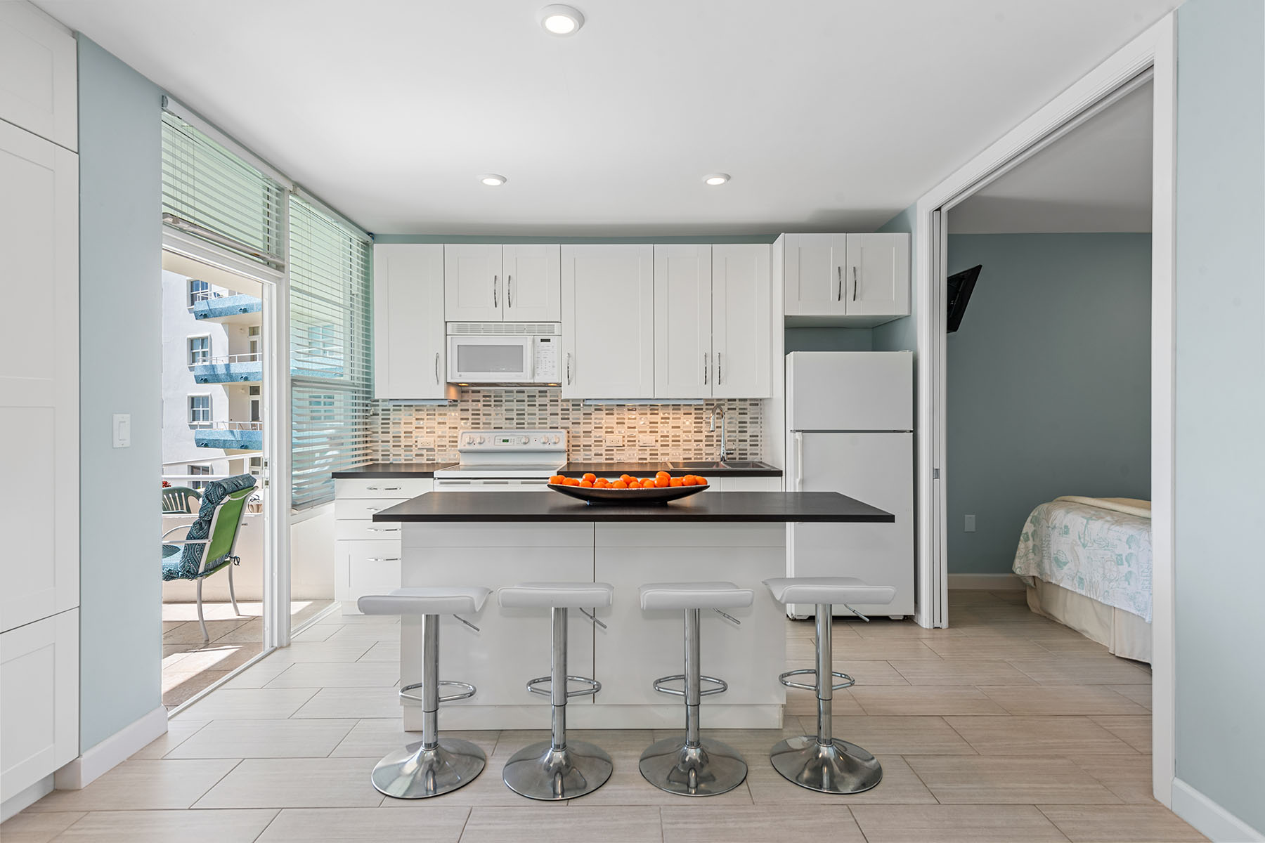 220 Seaview Court , 216