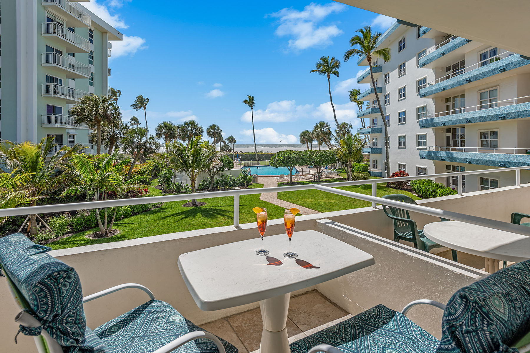 220 Seaview Court , 216