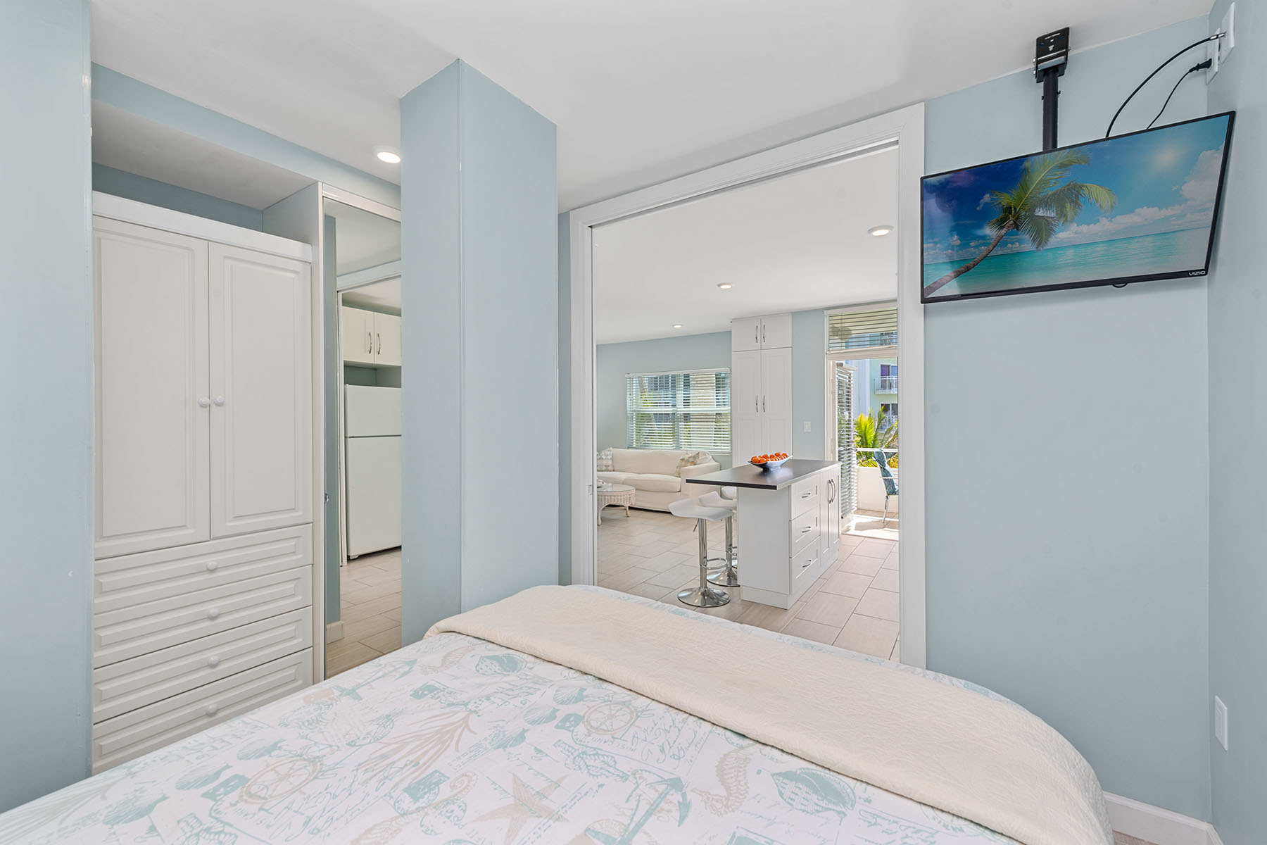 220 Seaview Court , 216