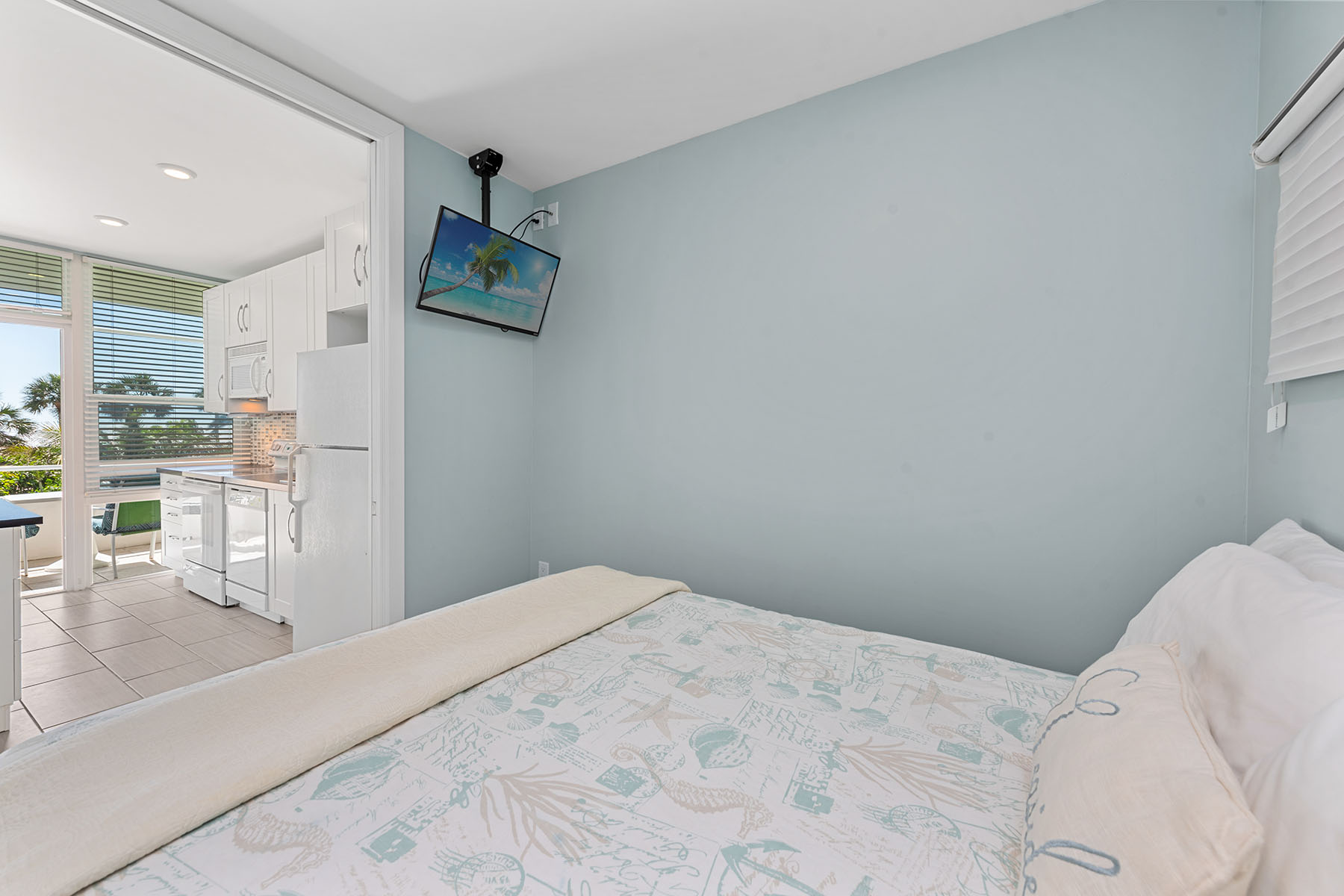 220 Seaview Court , 216