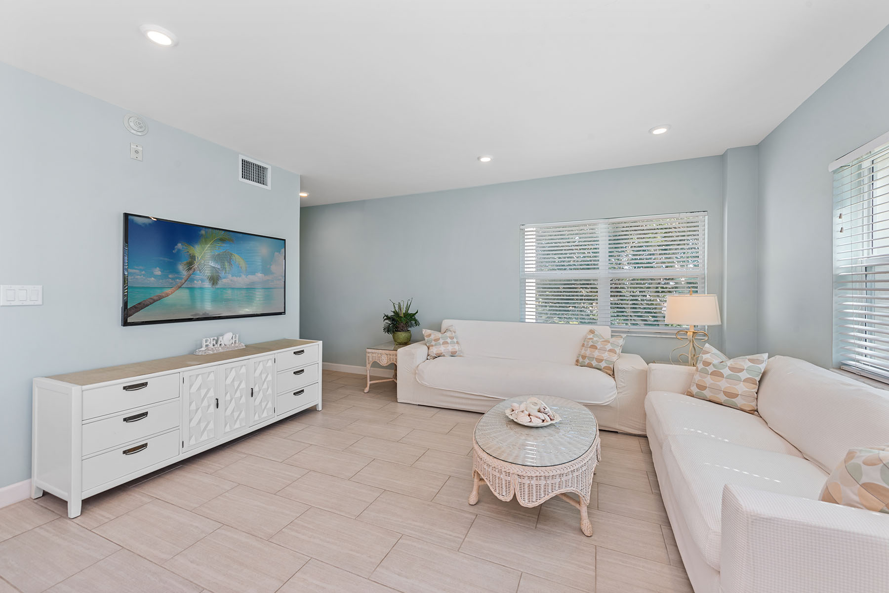 220 Seaview Court , 216