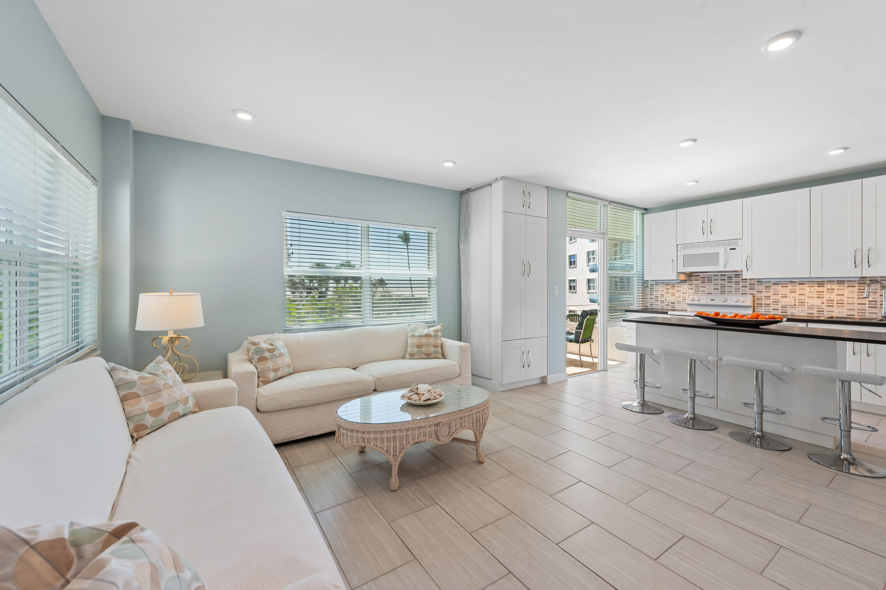 220 Seaview Court , 216
