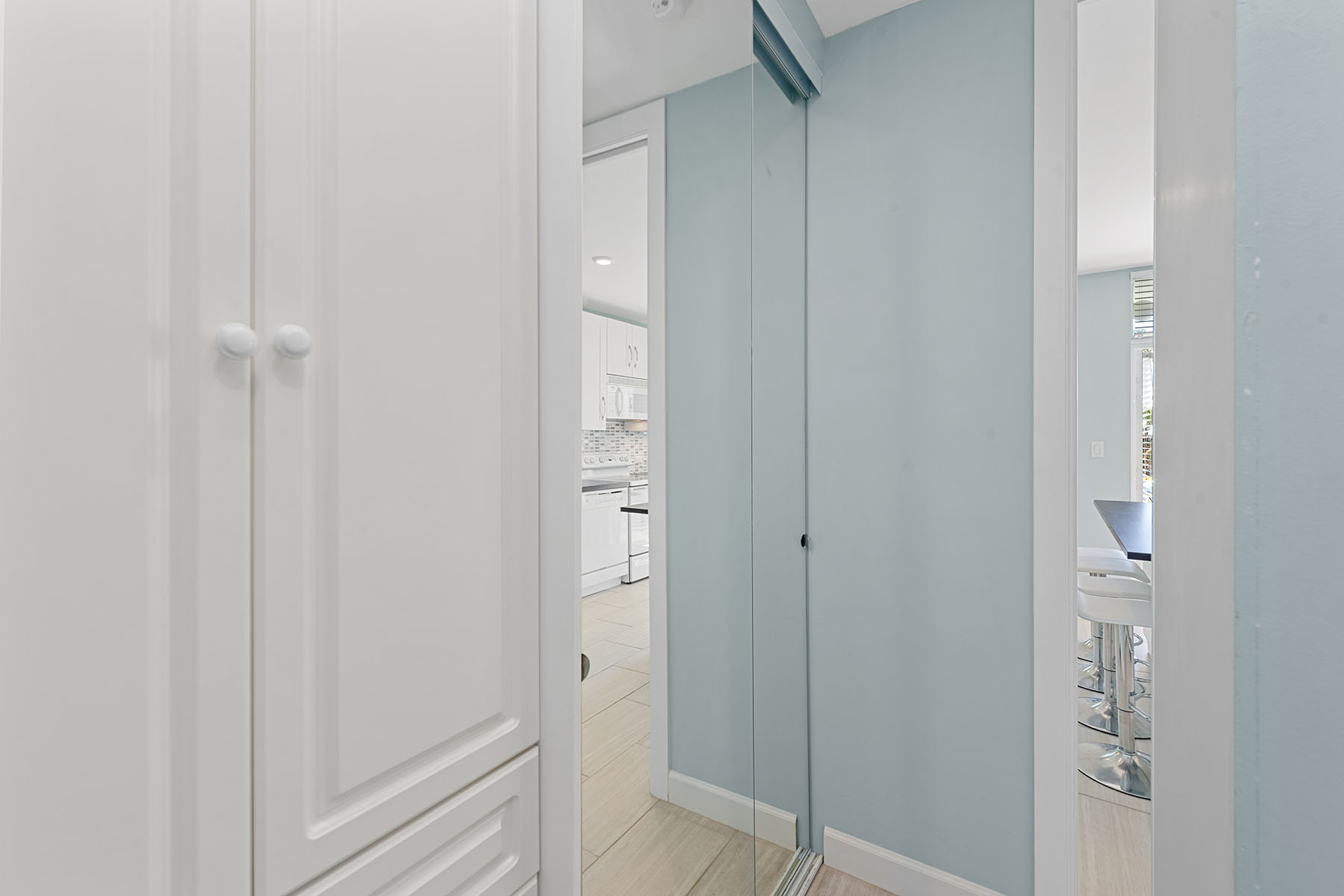 220 Seaview Court , 216