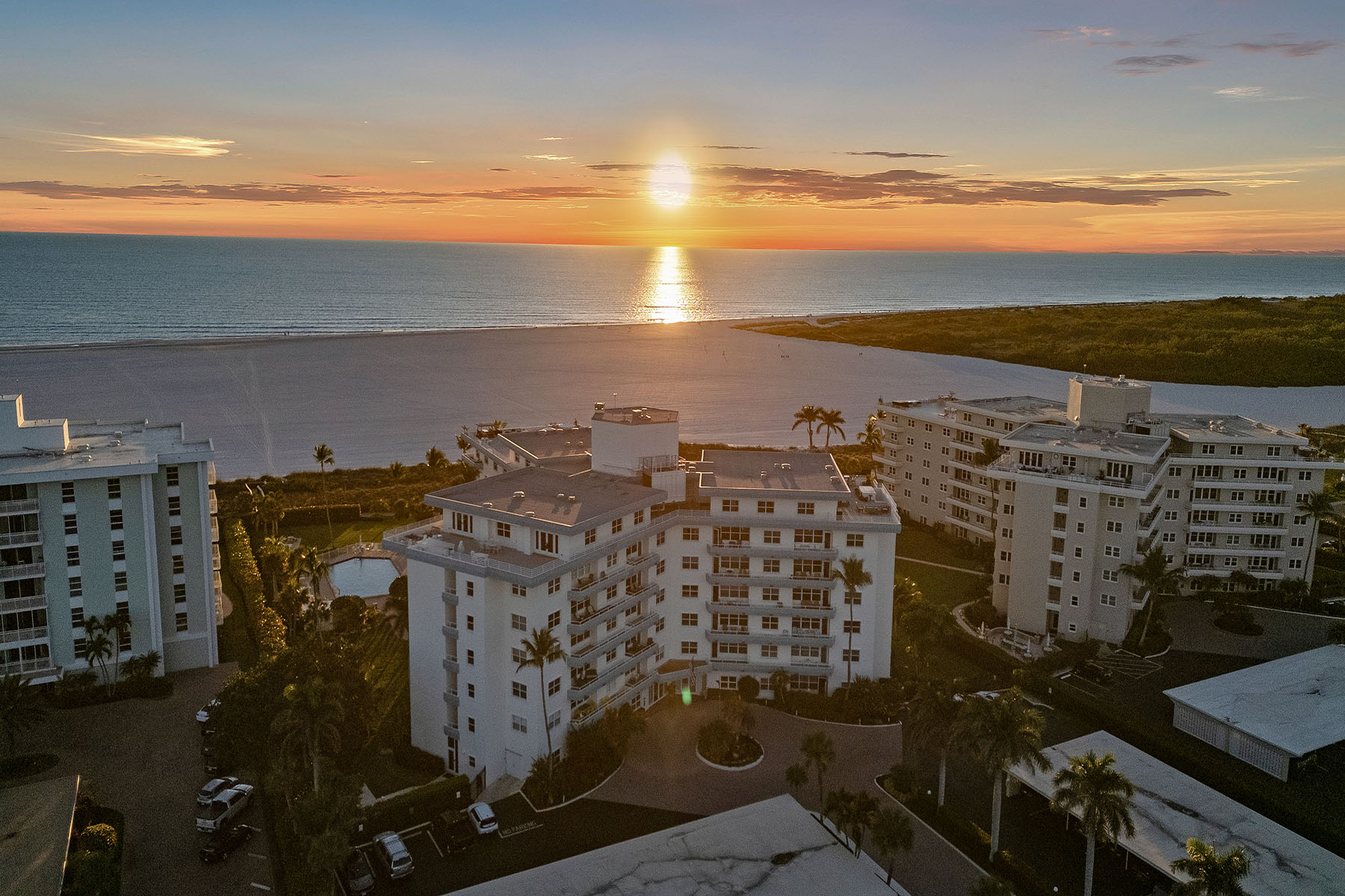 220 Seaview Court , 216