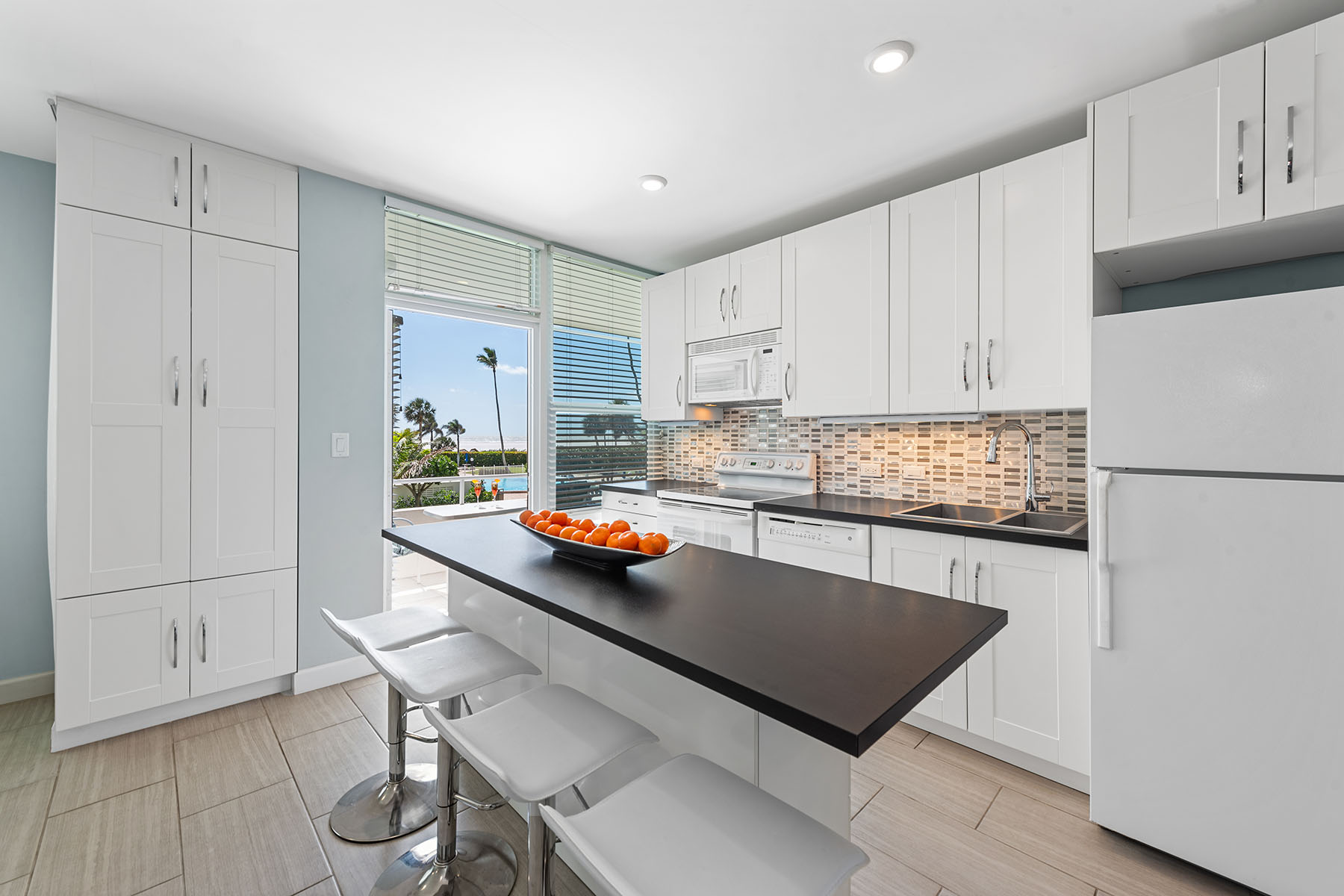 220 Seaview Court , 216