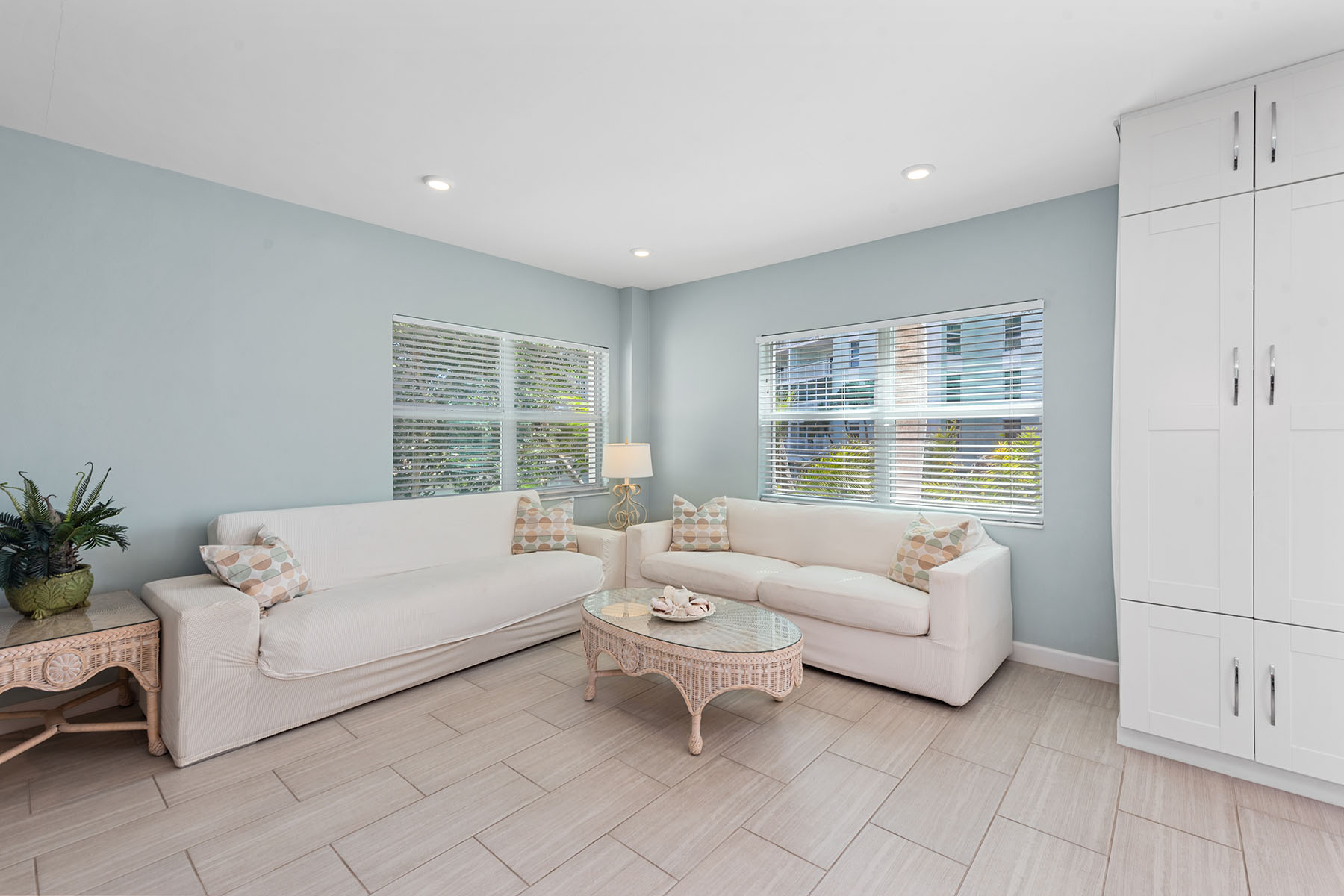 220 Seaview Court , 216