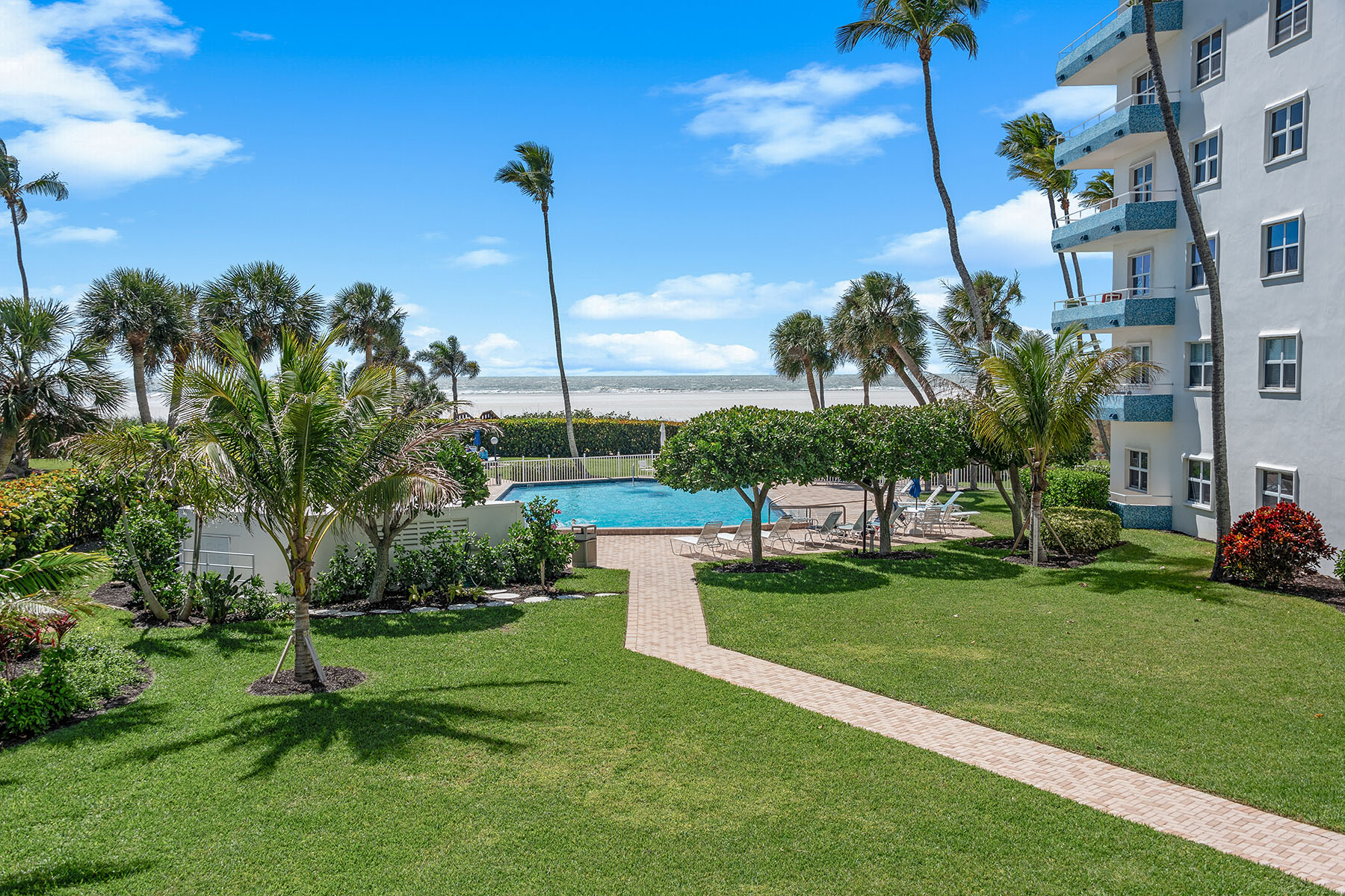 220 Seaview Court , 216