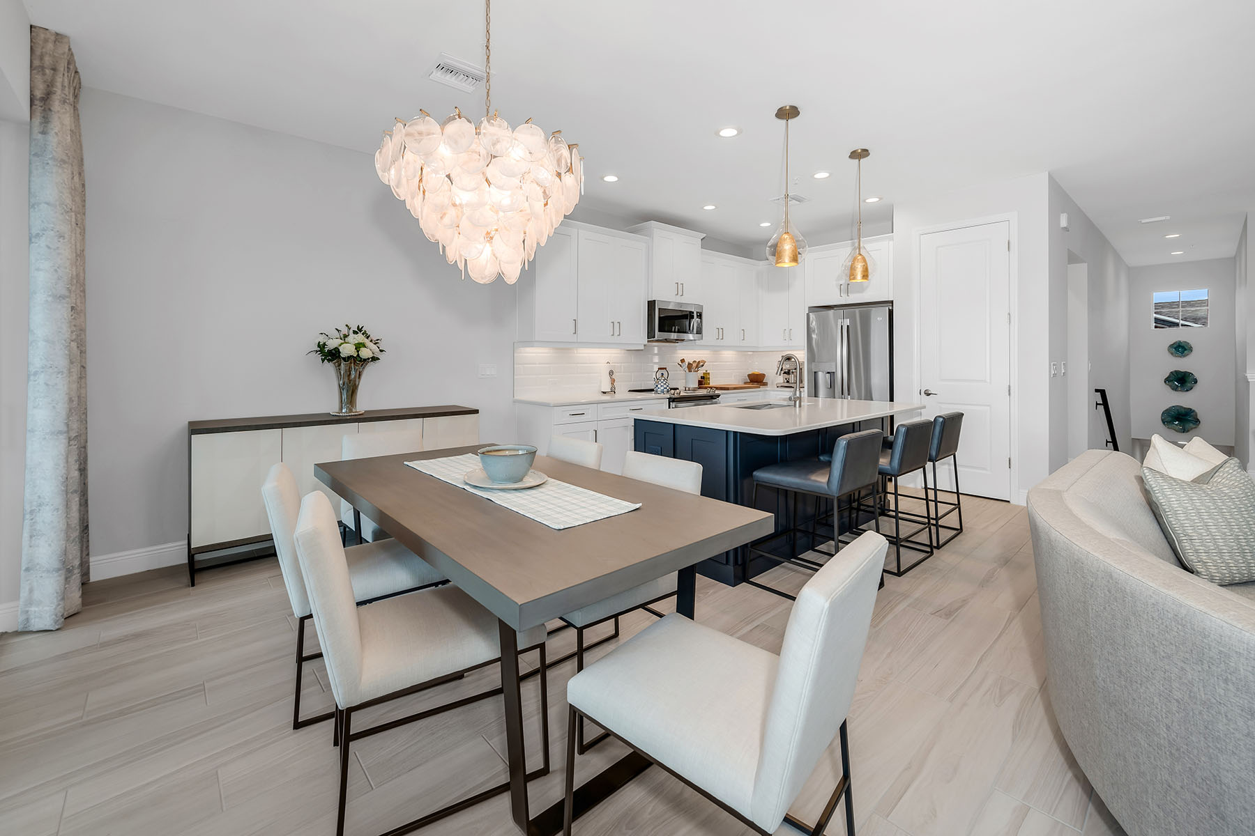 2609 Seychelles Circle , 1607