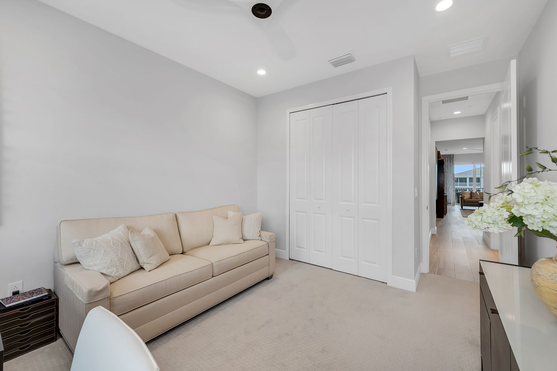 2609 Seychelles Circle , 1607