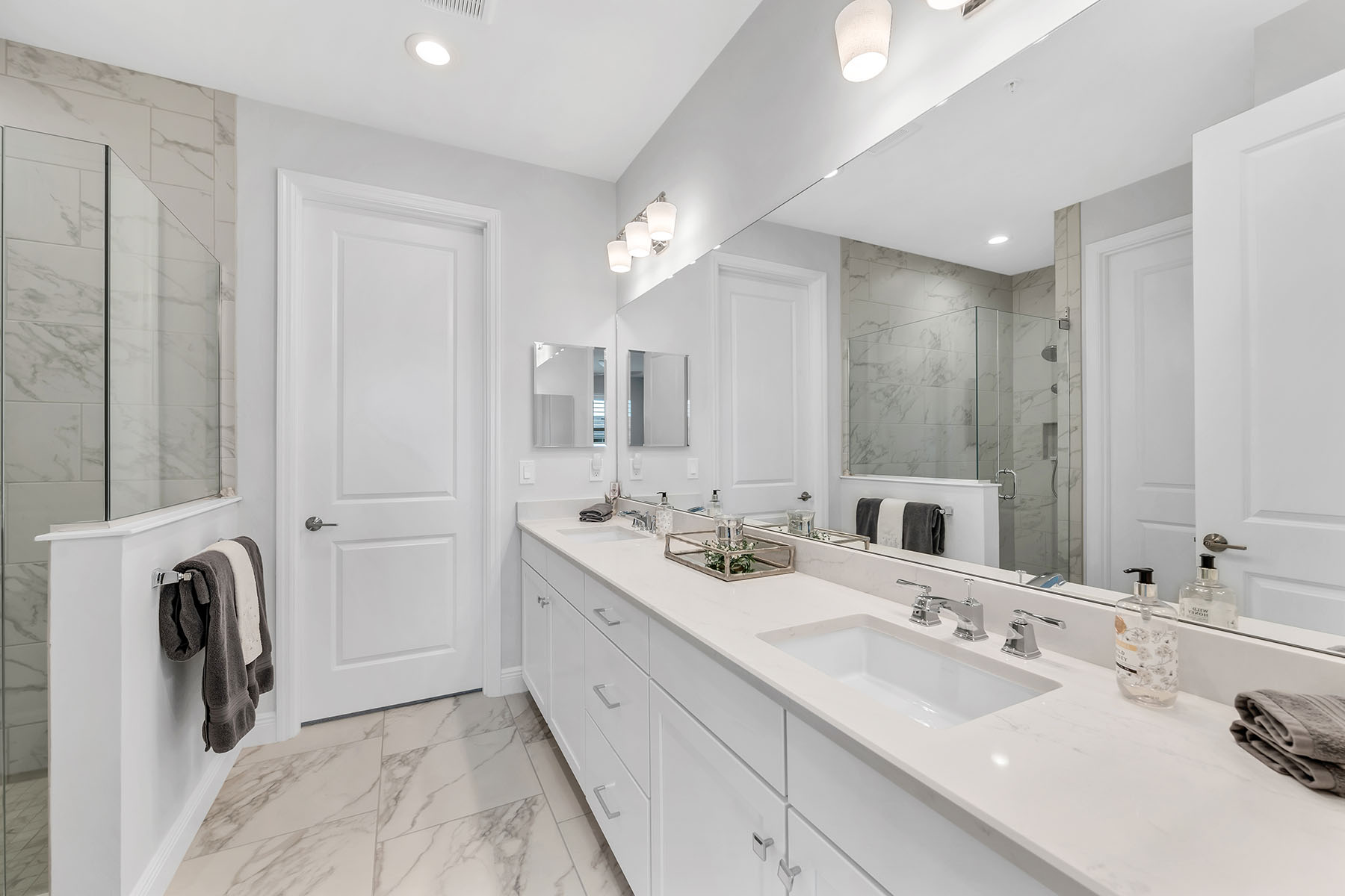 2609 Seychelles Circle , 1607